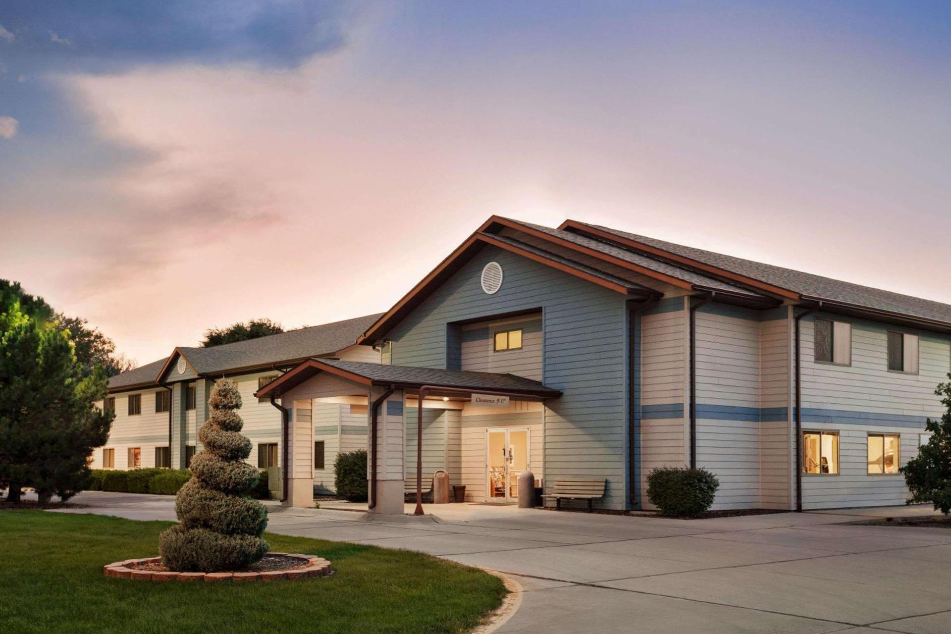 Travelodge by Wyndham Morrill photo 2