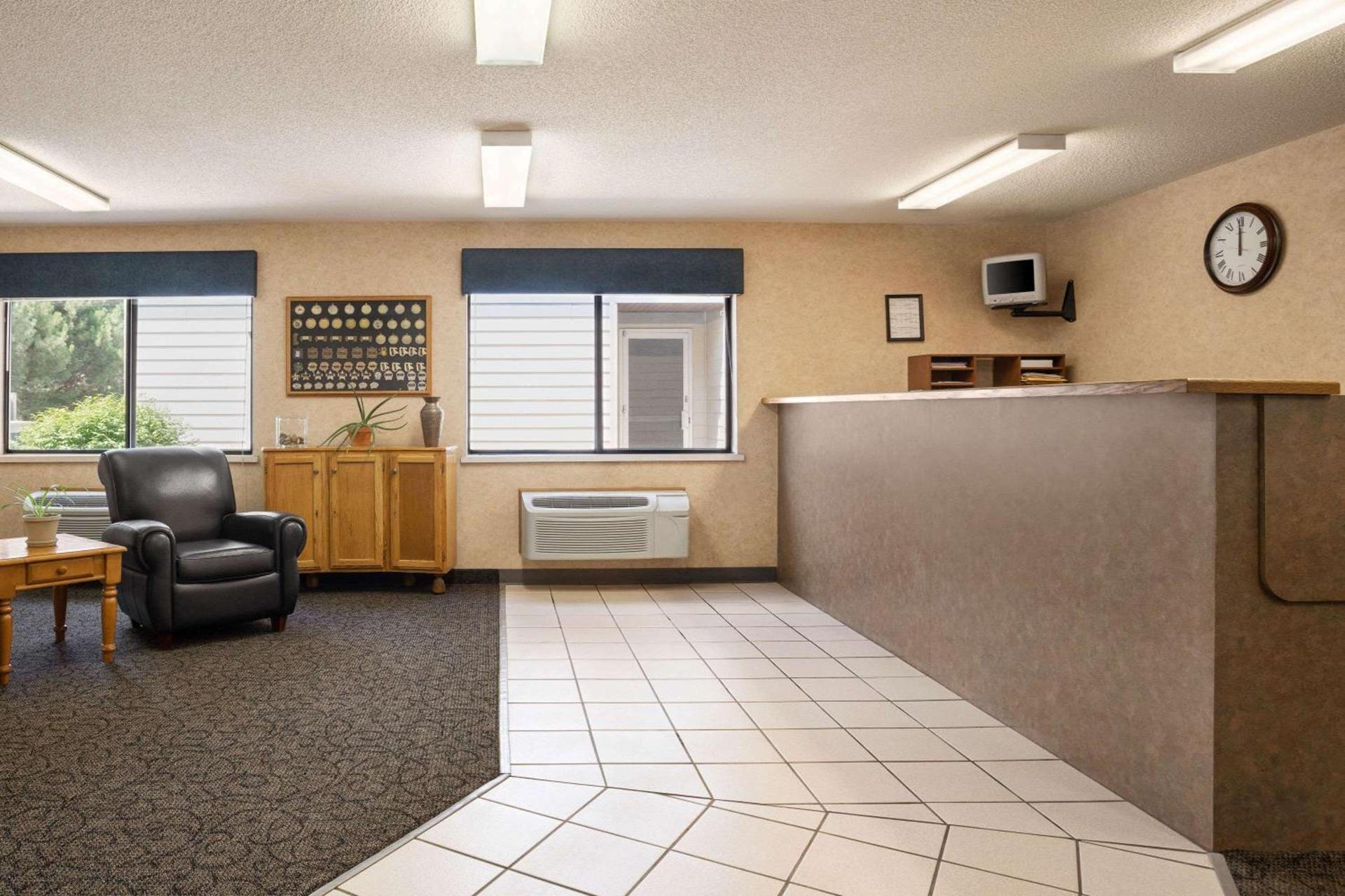 Travelodge by Wyndham Morrill photo 4