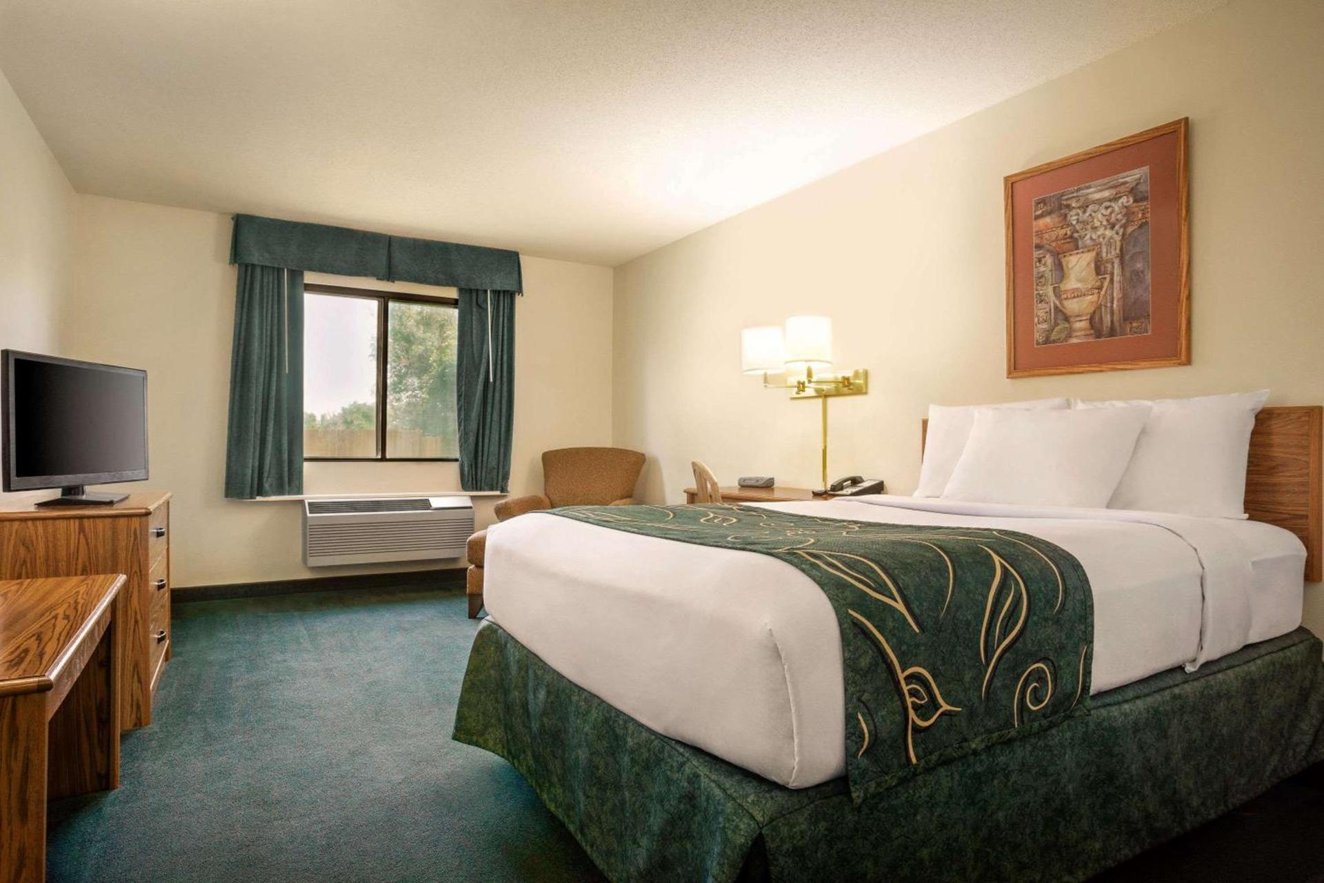 Travelodge by Wyndham Morrill photo 7