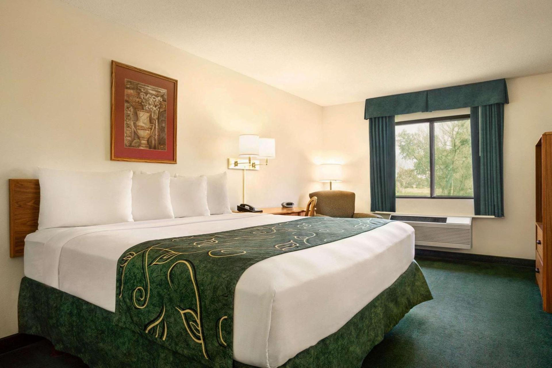 Travelodge by Wyndham Morrill photo 11