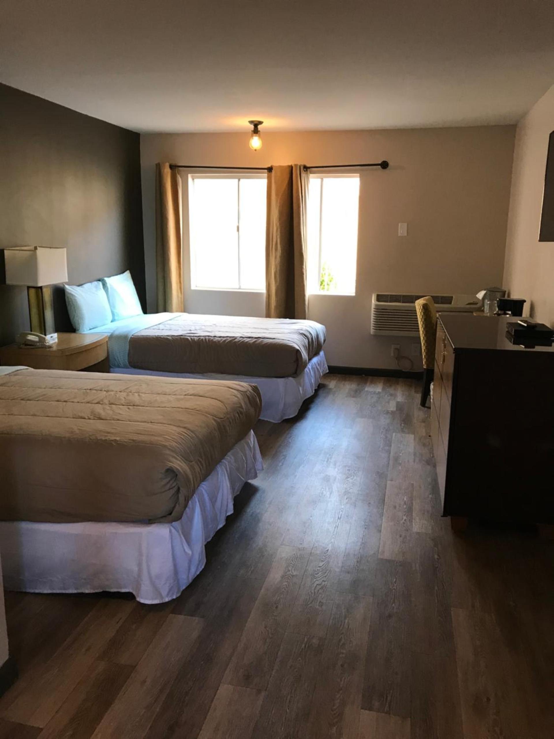 Delos Reyes Palm Springs photo 50