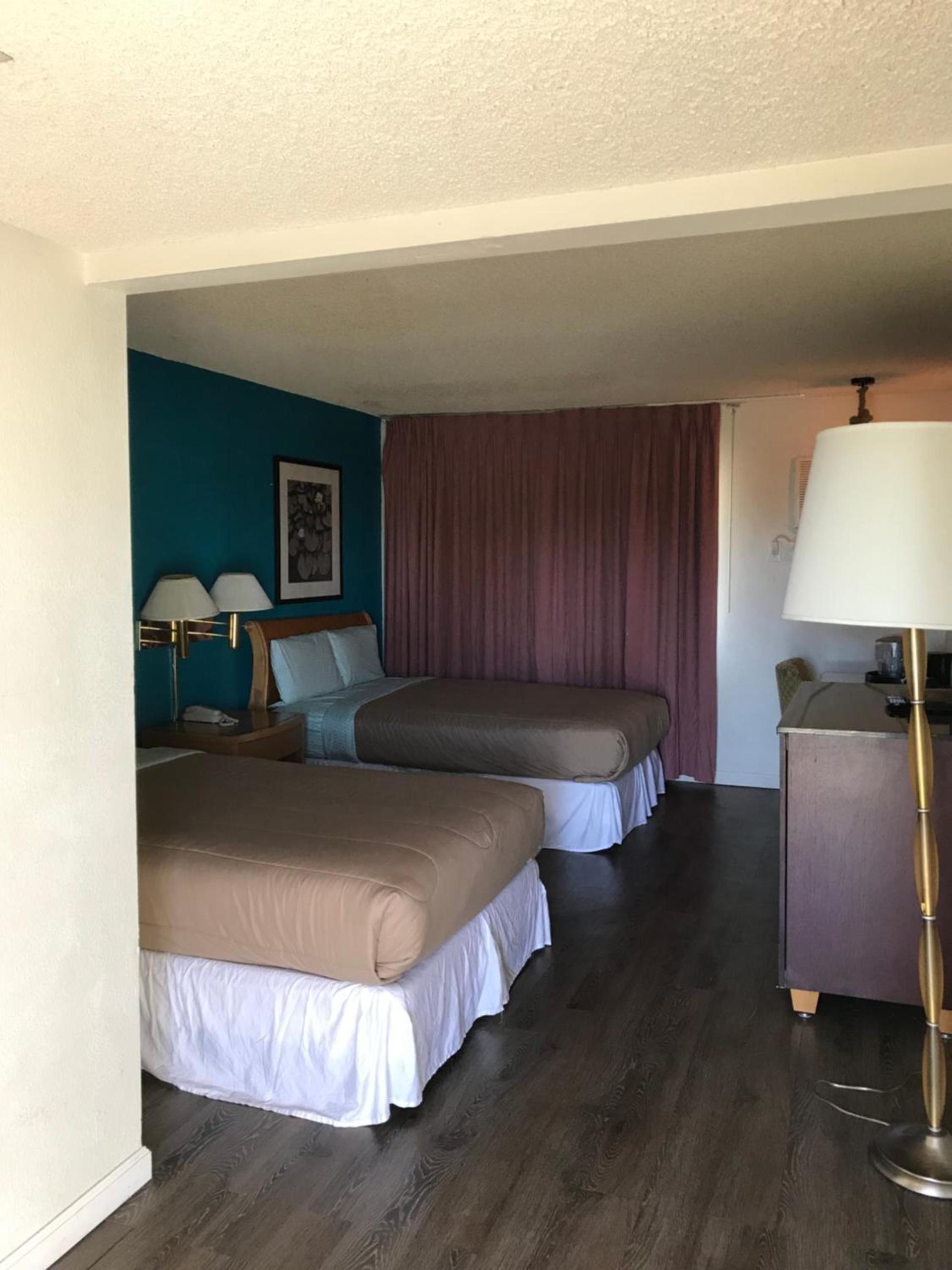Delos Reyes Palm Springs photo 48
