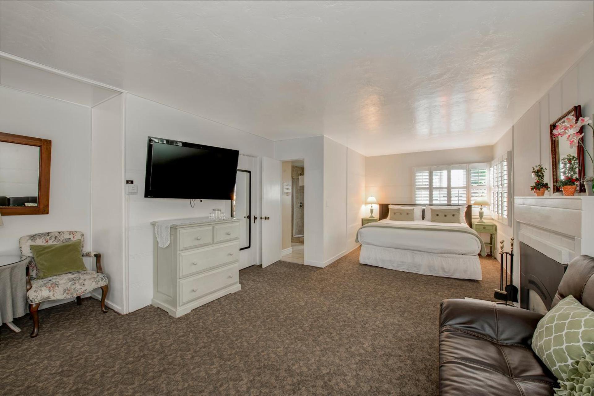 Carmel Green Lantern Inn photo 5