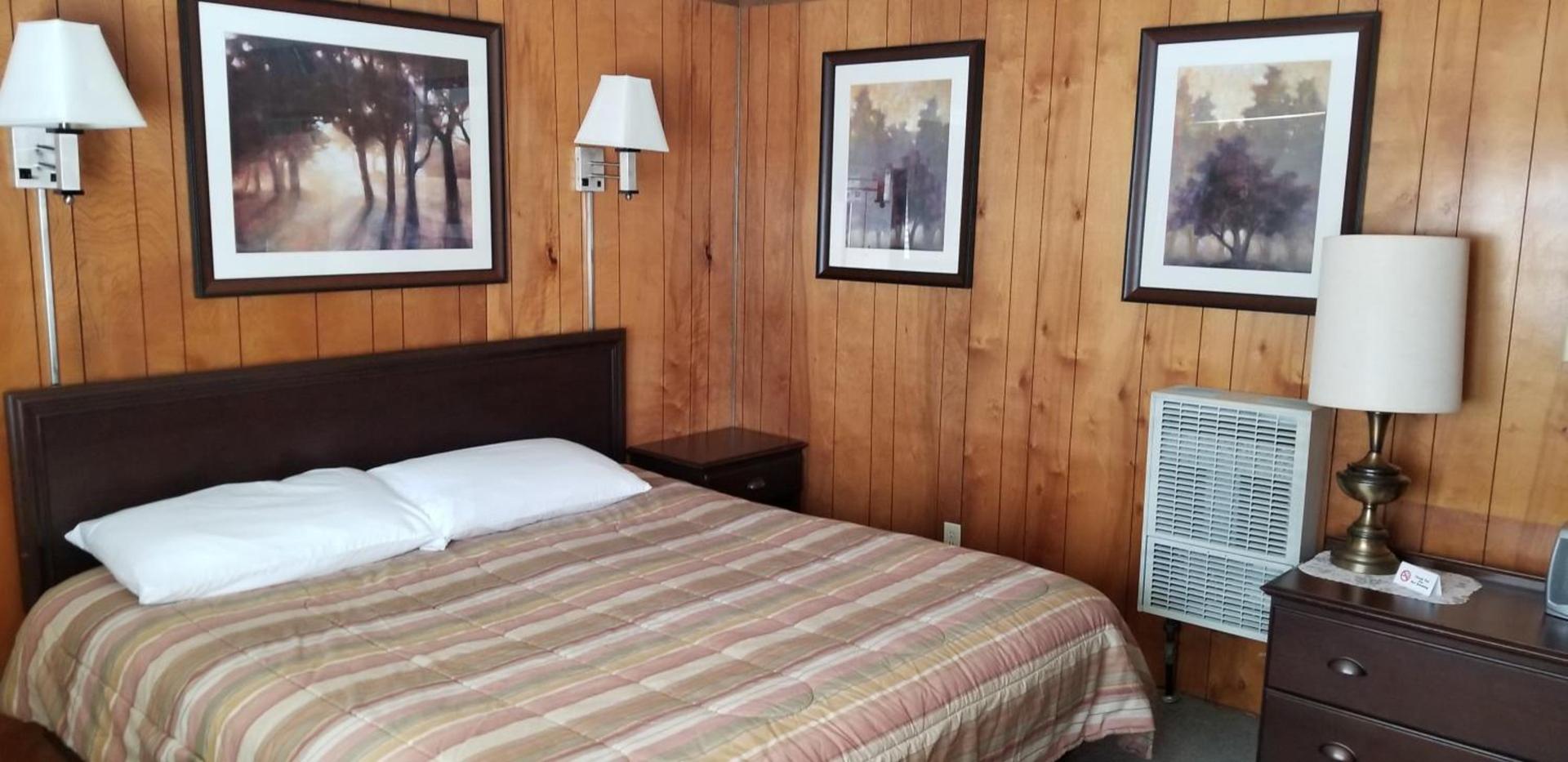 The Whispering Elms Motel photo 3