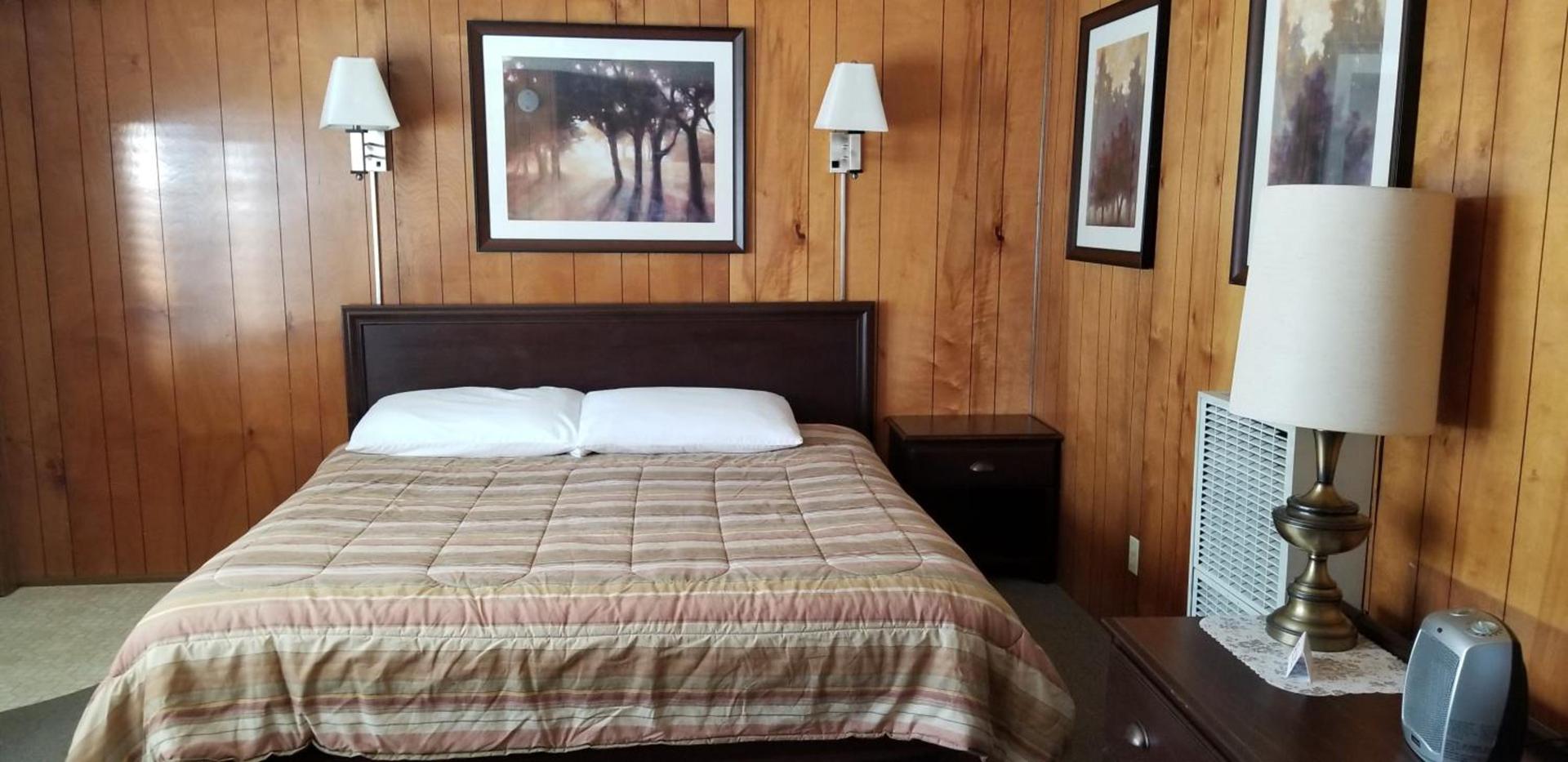 The Whispering Elms Motel photo 5