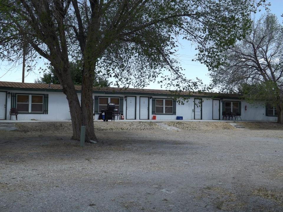 The Whispering Elms Motel photo 1