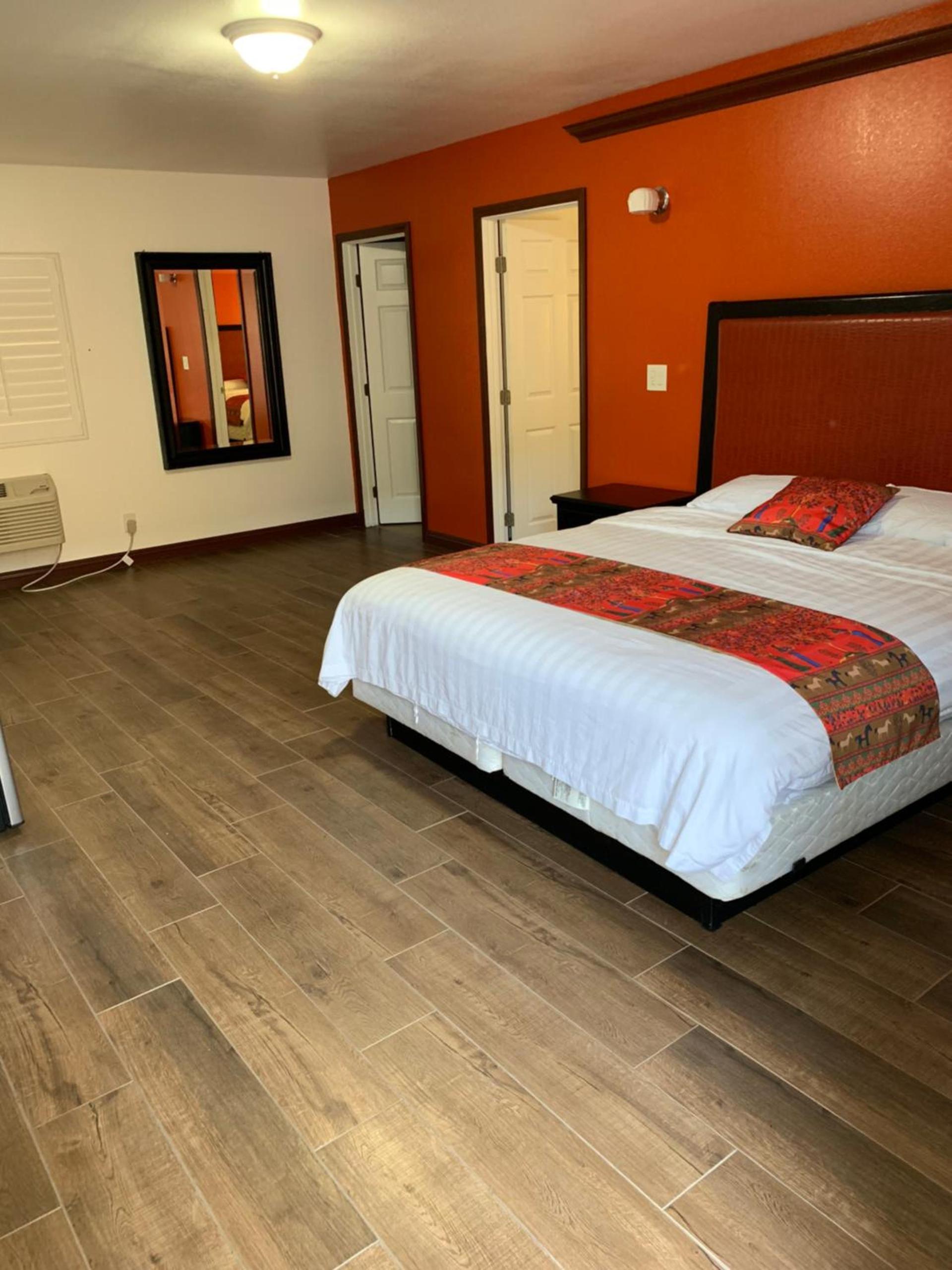 norwalk inn & suites photo 28