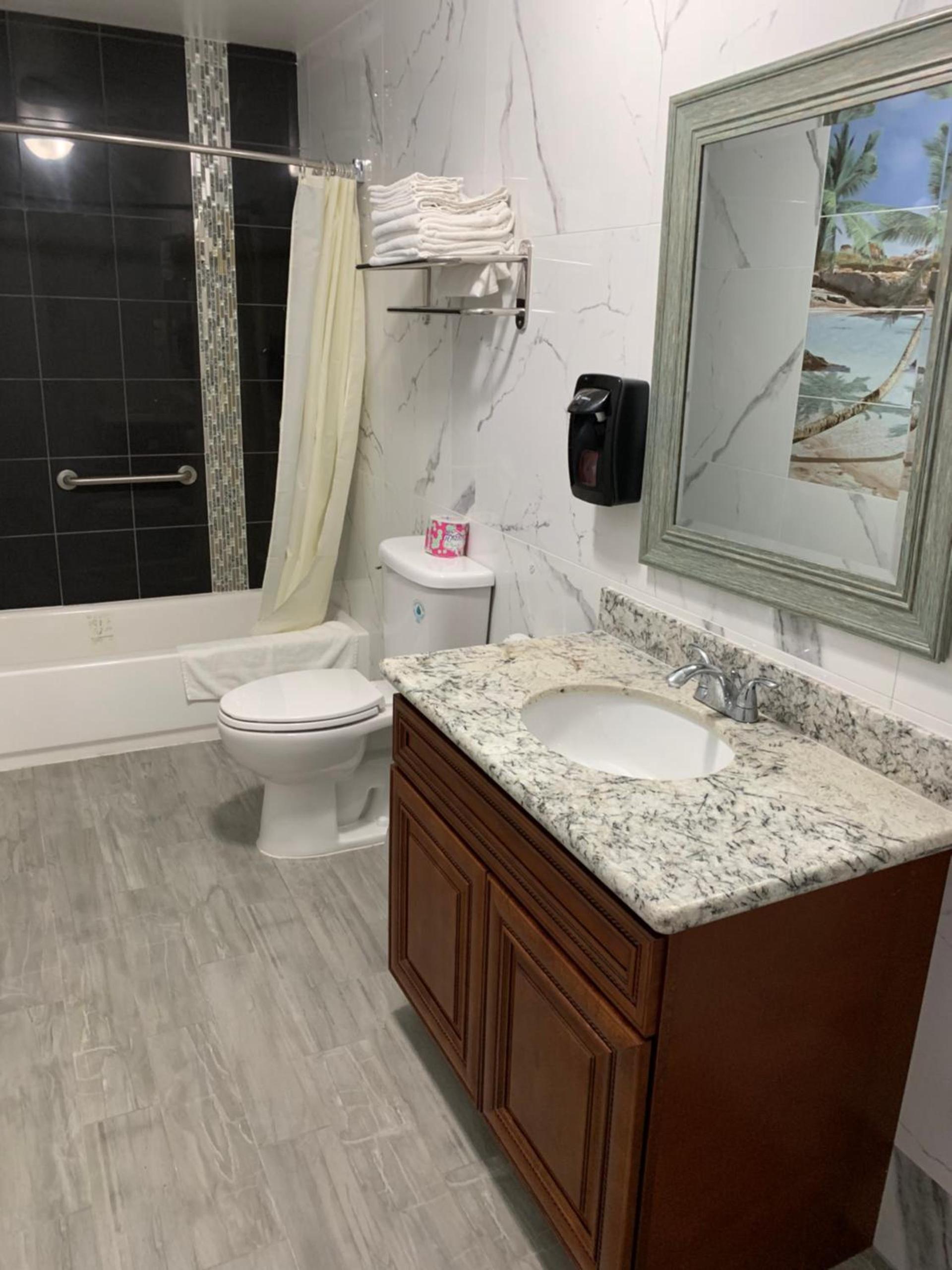 norwalk inn & suites photo 25