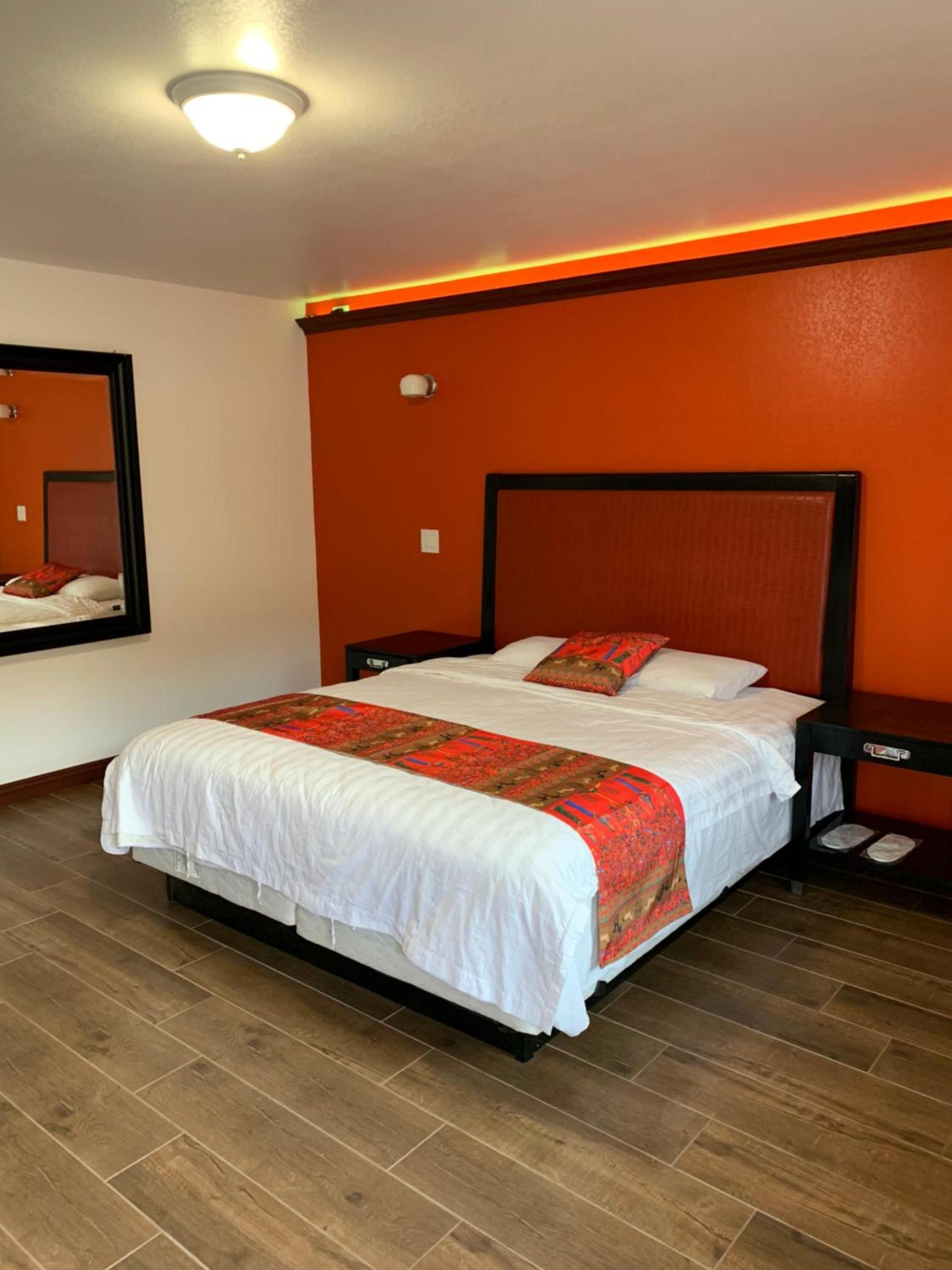 norwalk inn & suites photo 24