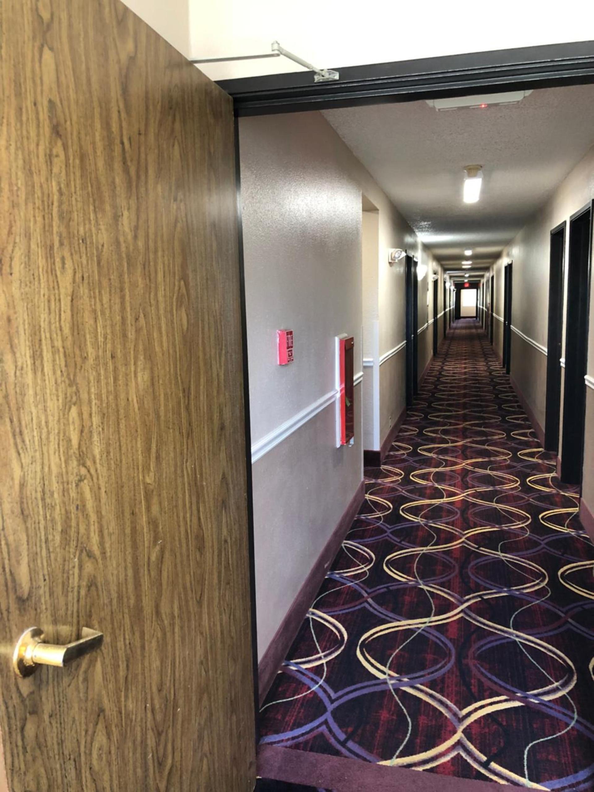 Super 8 by Wyndham Natchitoches photo 27