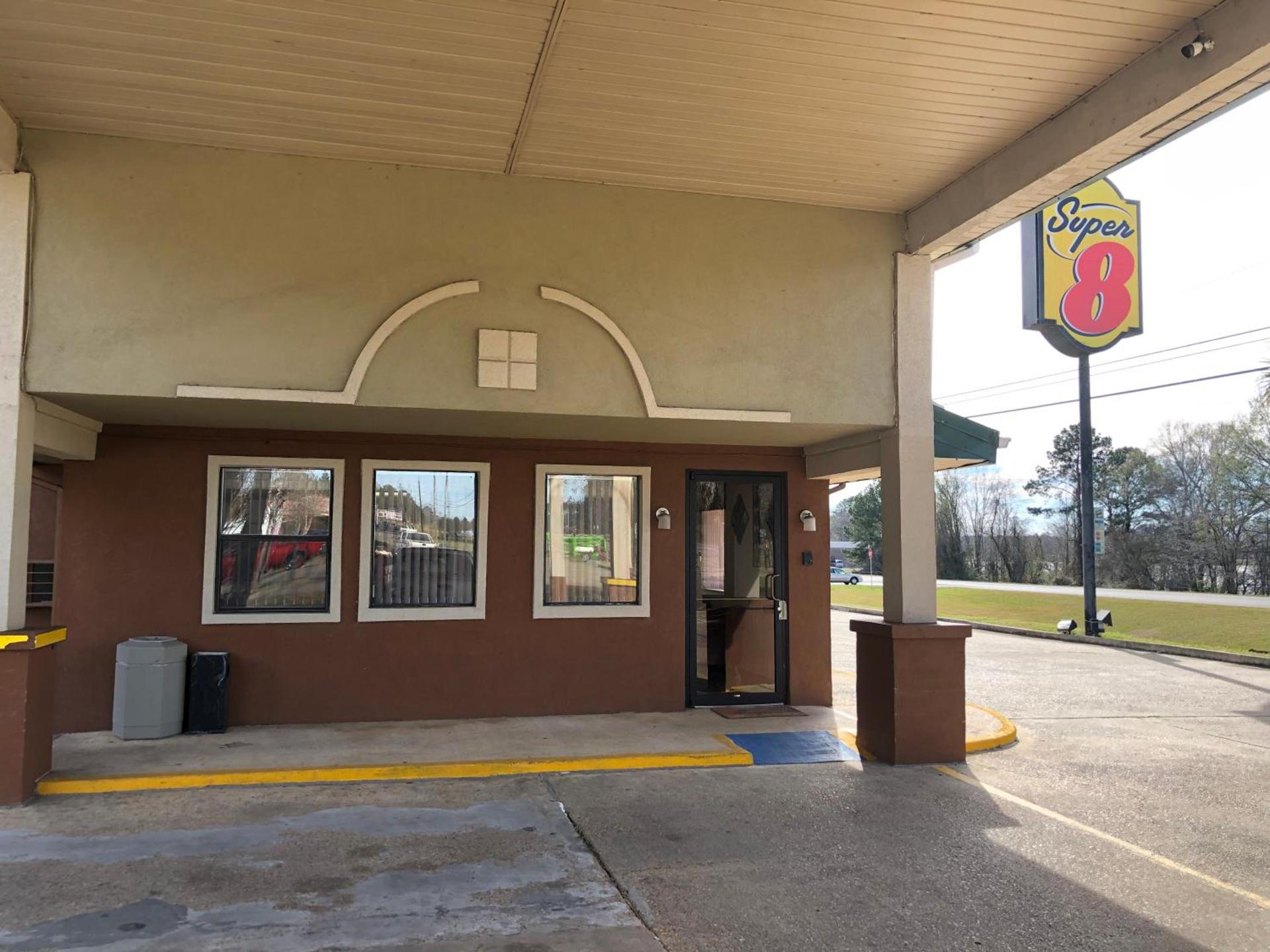 Super 8 by Wyndham Natchitoches photo 24