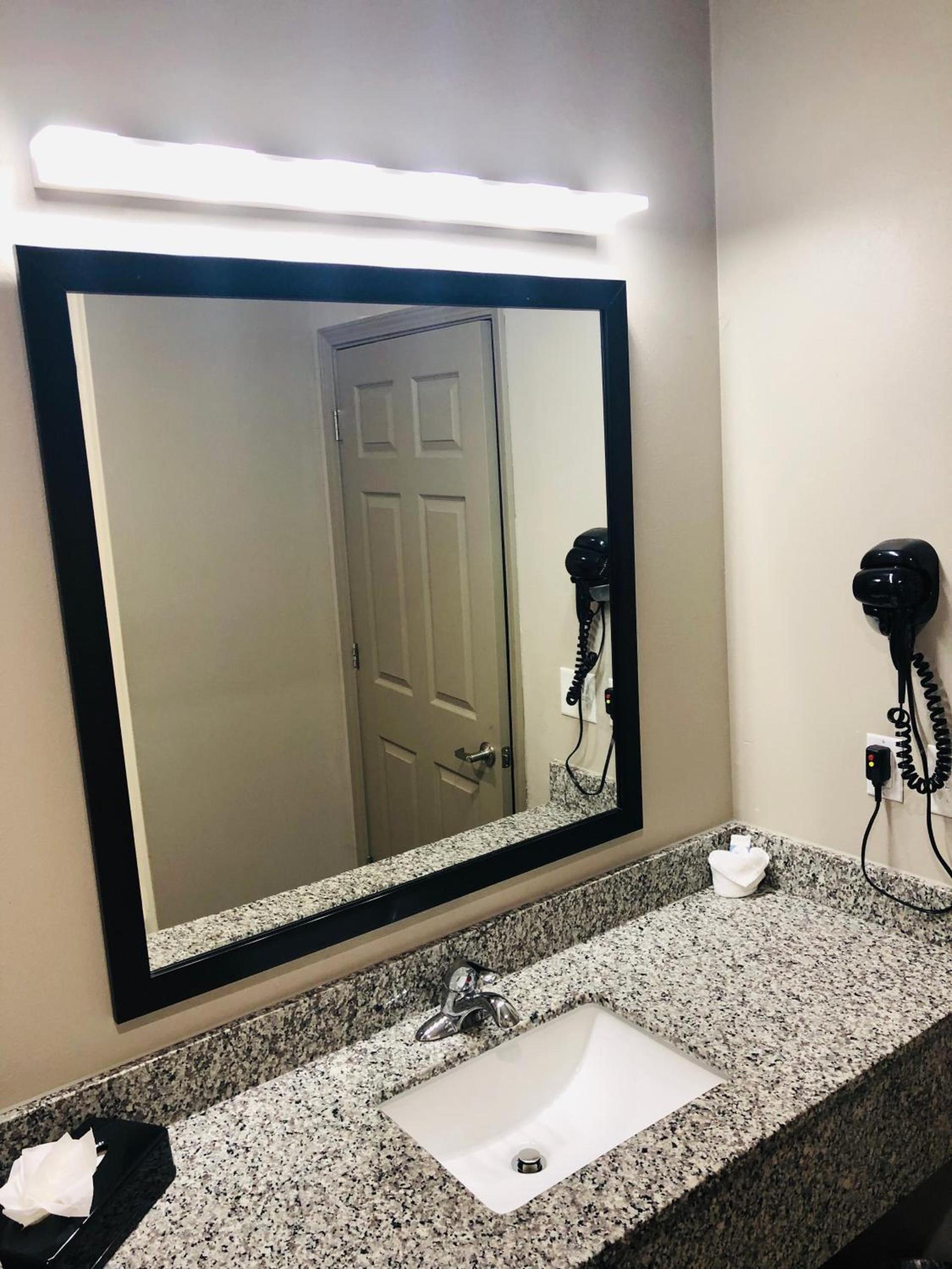 Catoosa Inn & Suites photo 18