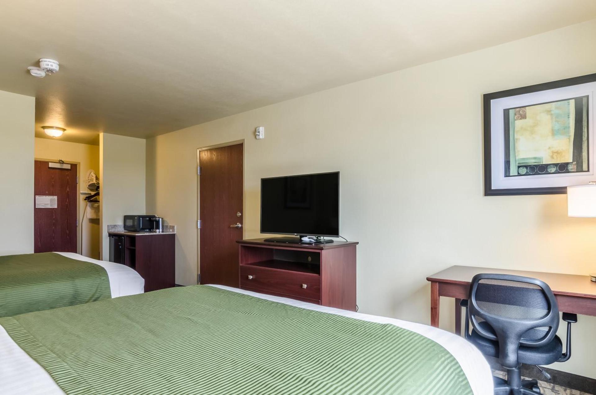 Cobblestone Inn & Suites - Oberlin photo 9