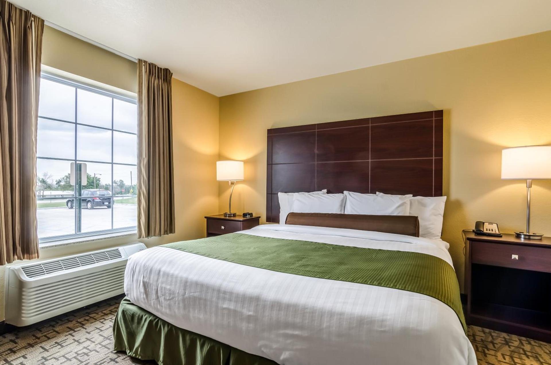 Cobblestone Inn & Suites - Oberlin photo 17