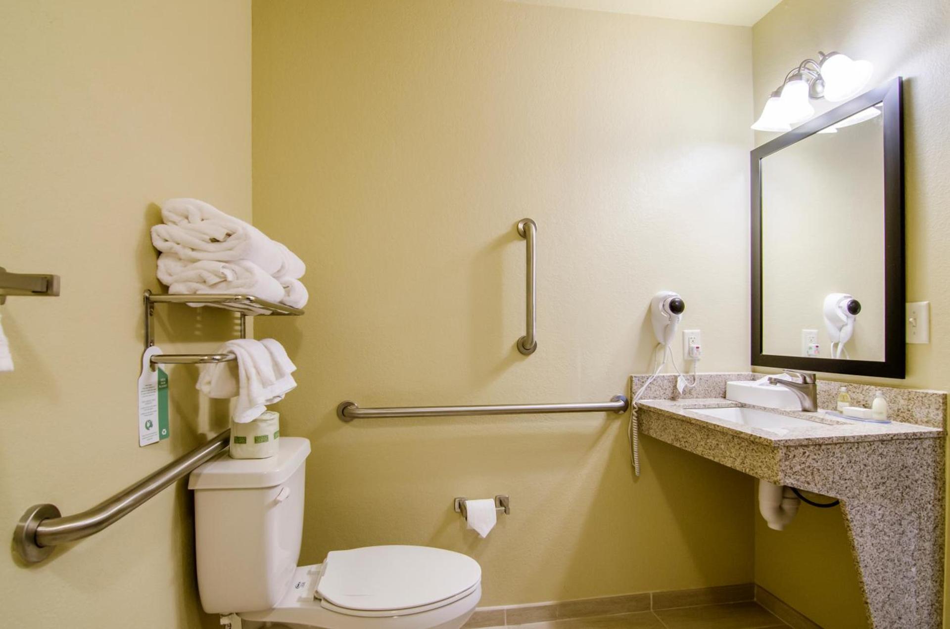 Cobblestone Inn & Suites - Oberlin photo 2