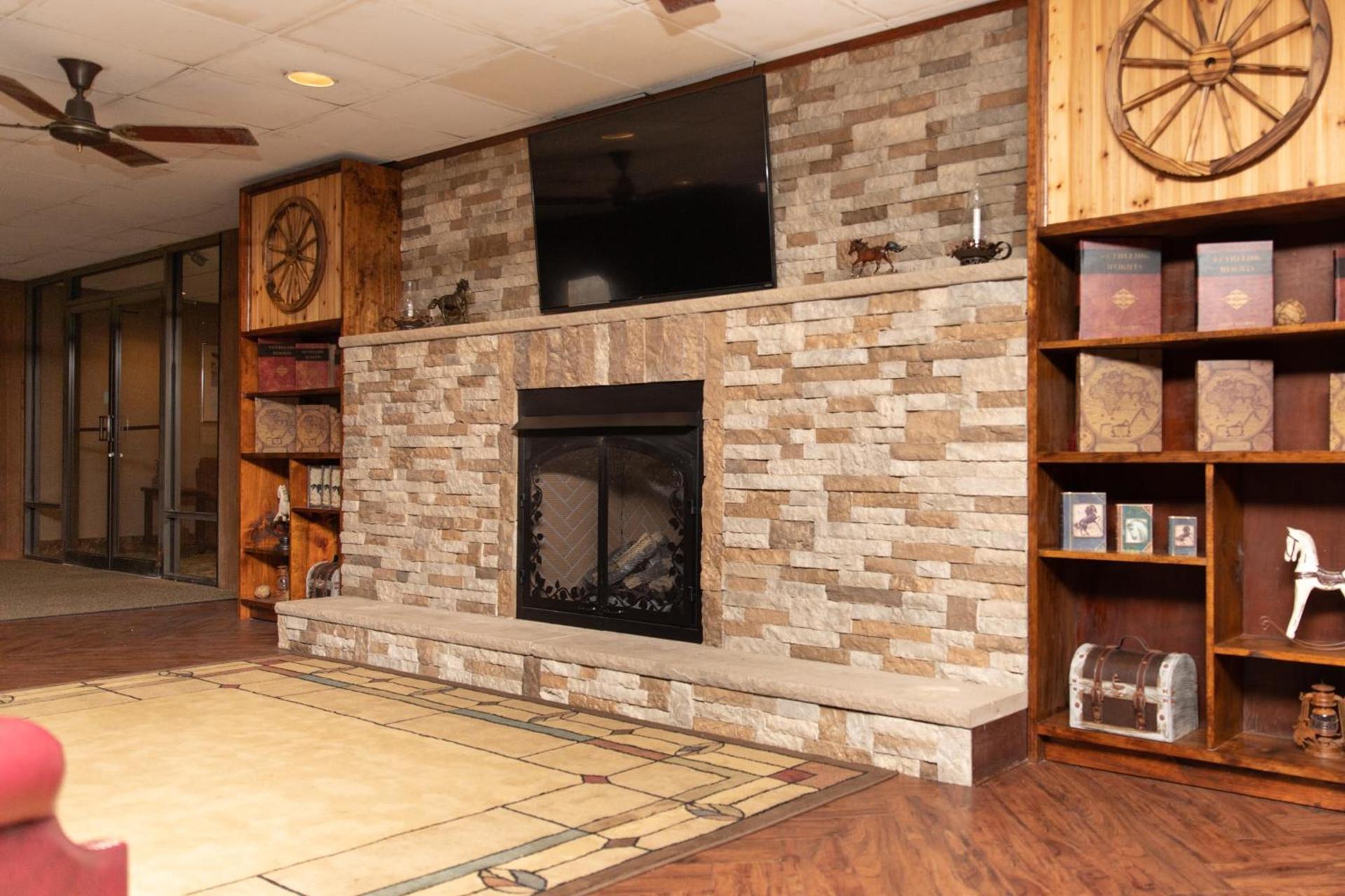 Carriage House Country Club photo 16