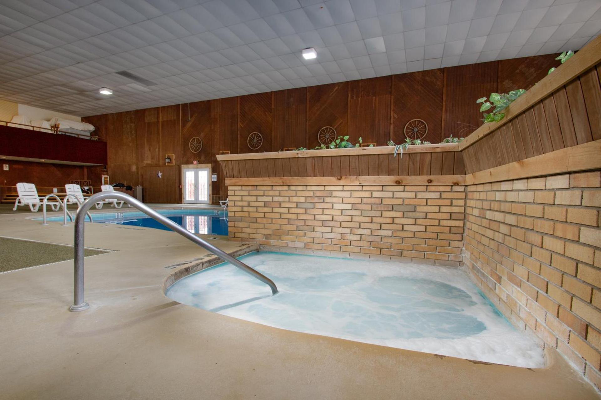 Carriage House Country Club photo 5
