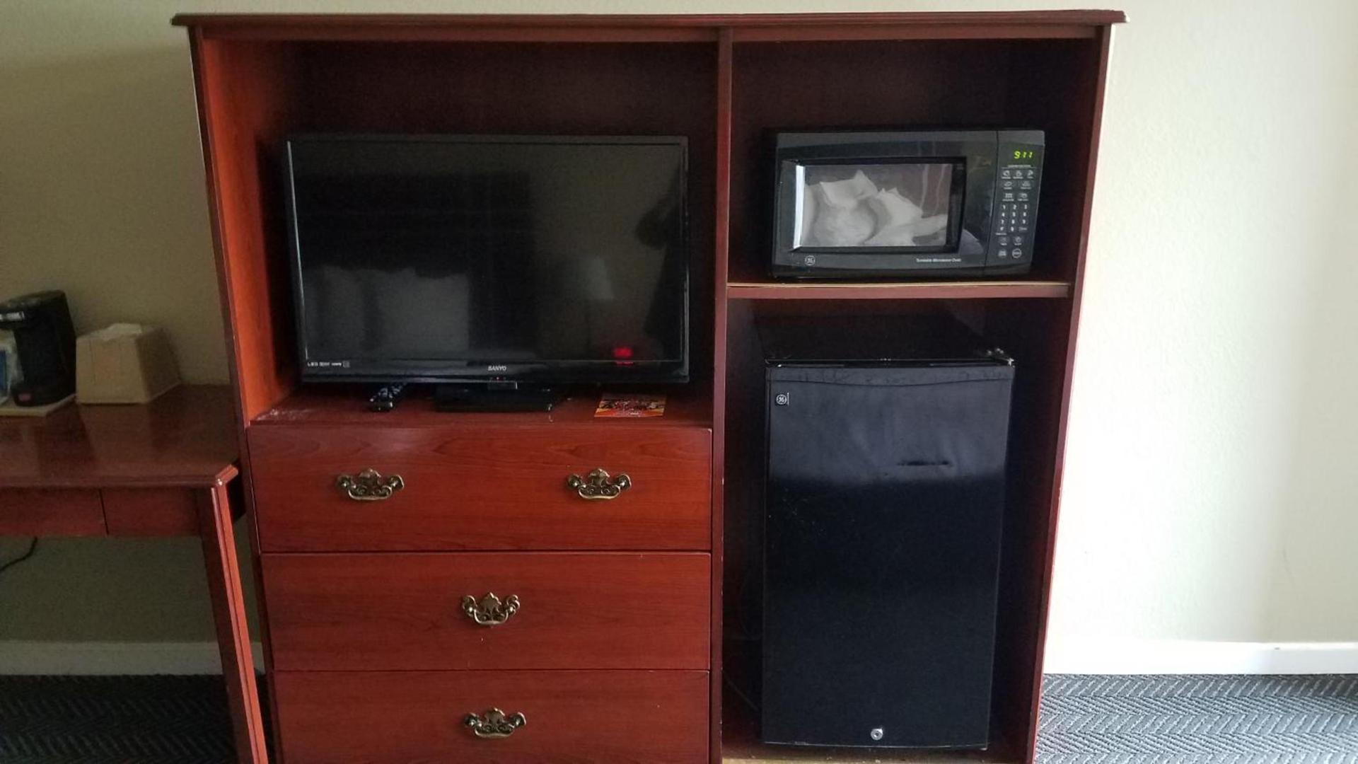 Rancho San Diego Inn & Suites photo 15