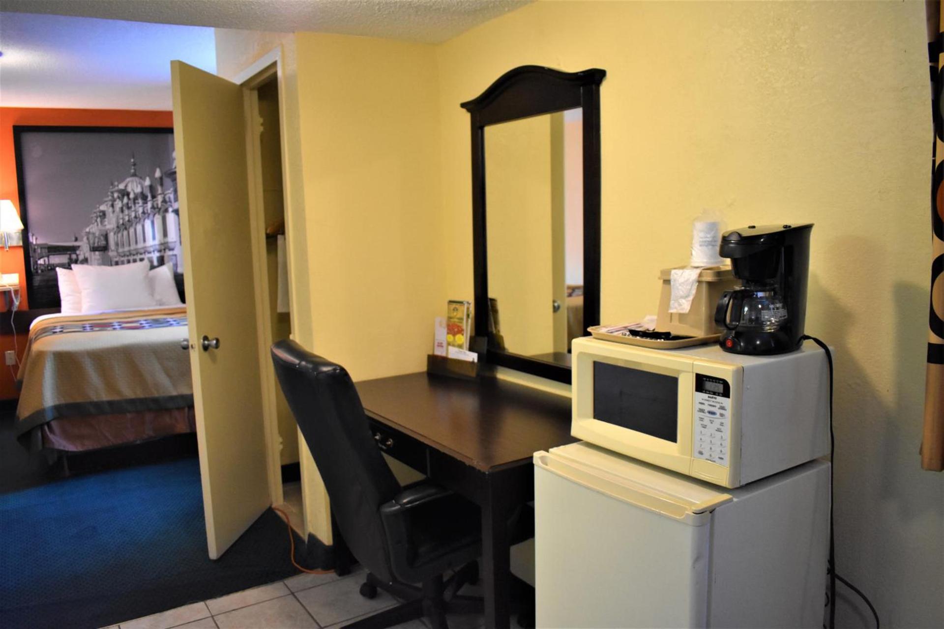 Super 8 by Wyndham Atlantic City photo 8