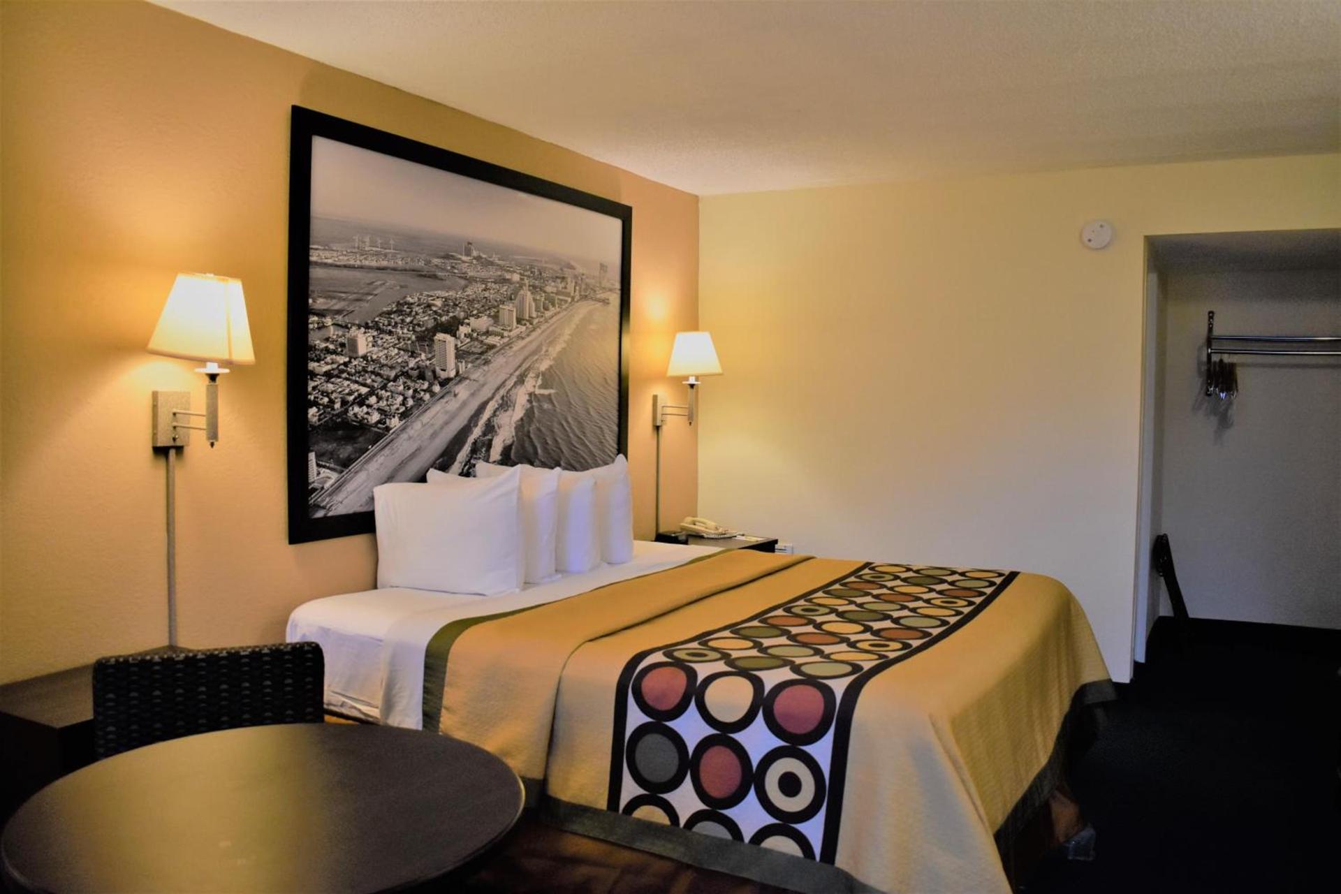 Super 8 by Wyndham Atlantic City photo 9