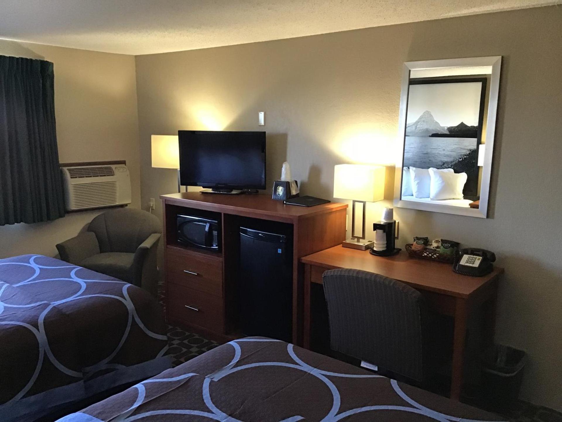 Super 8 by Wyndham Miles City photo 5