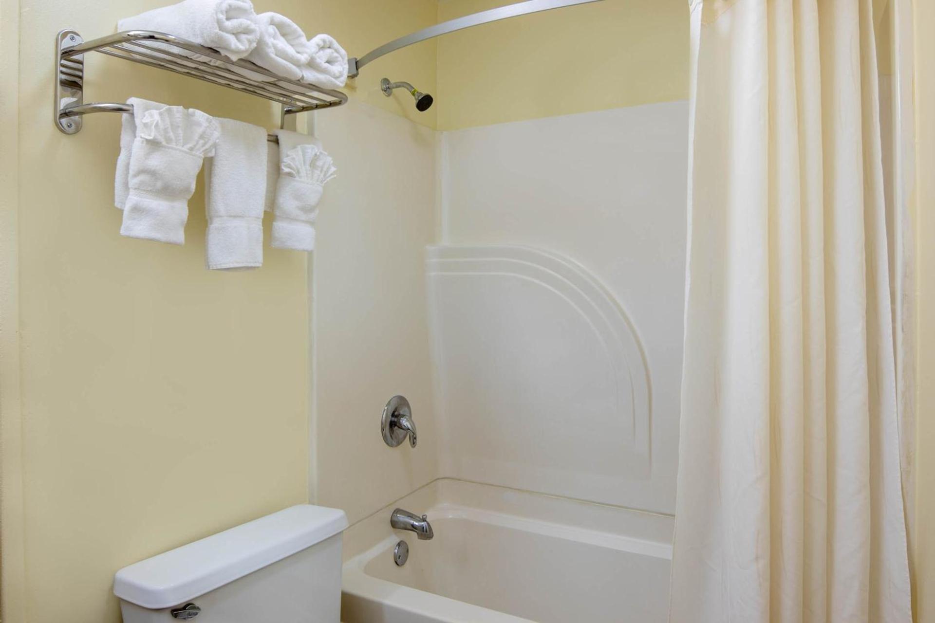 Travelodge by Wyndham Savannah Area/Richmond Hill photo 11