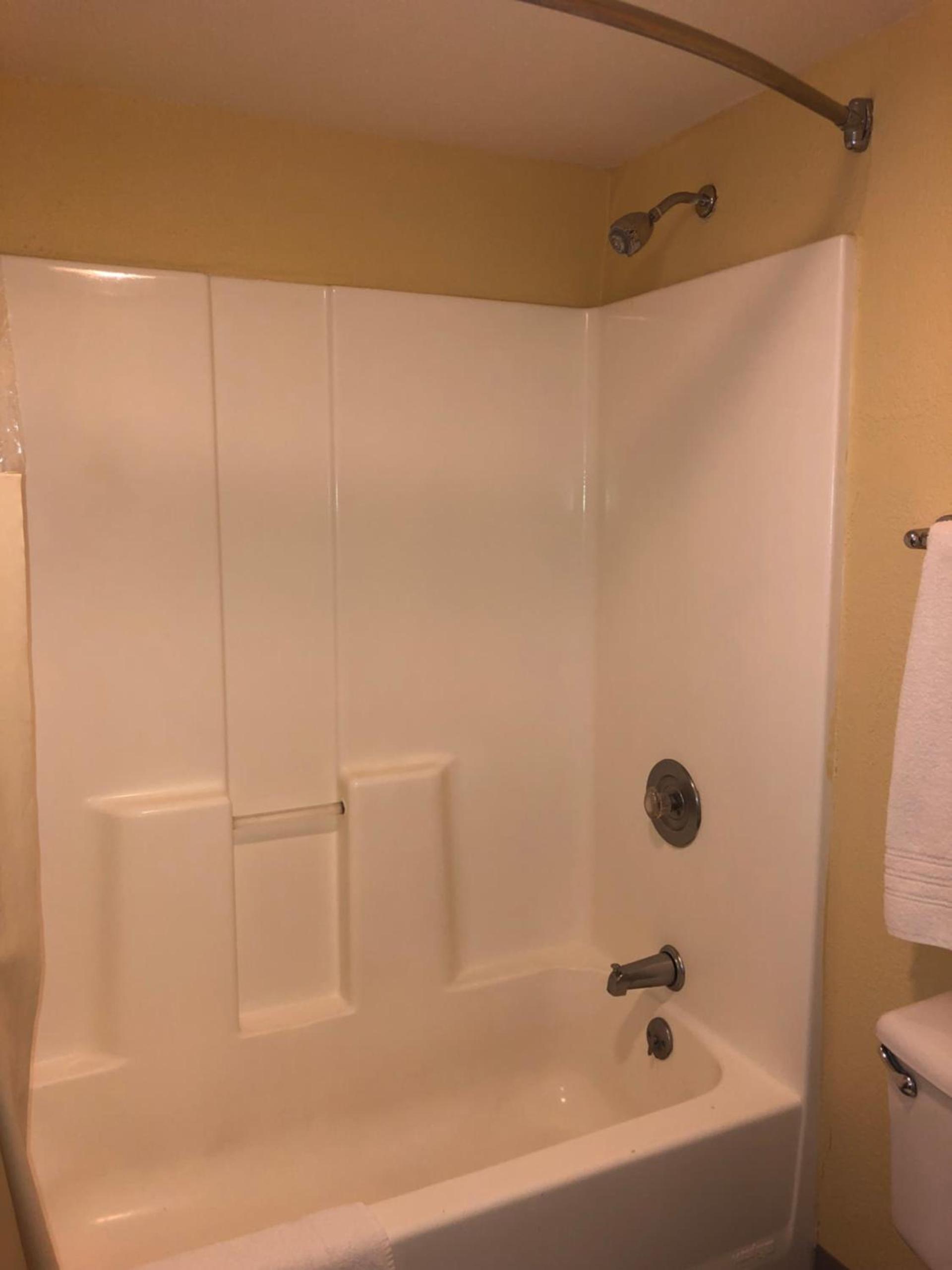 Days Inn by Wyndham Natchez photo 71