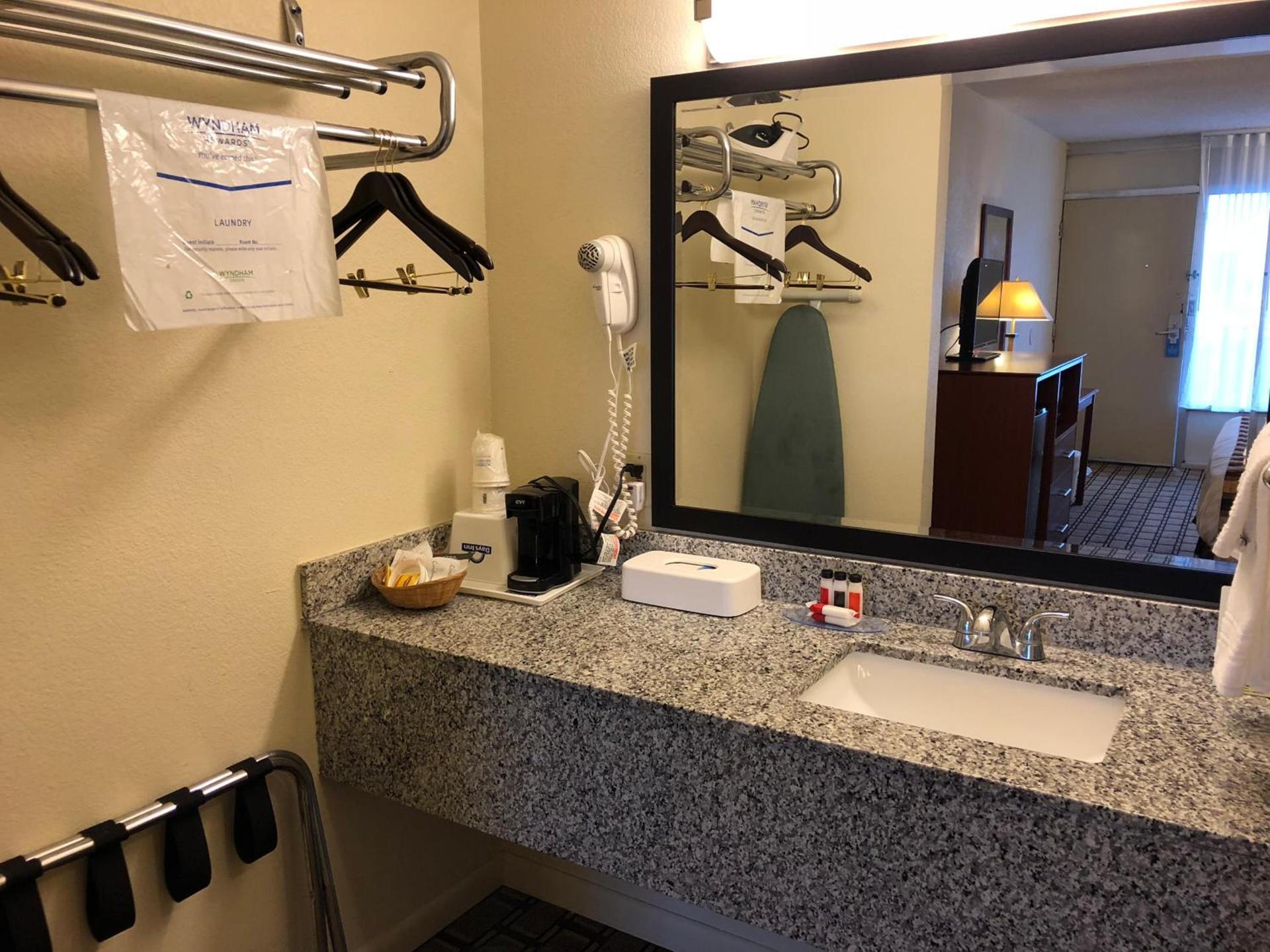 Days Inn by Wyndham Natchez photo 79