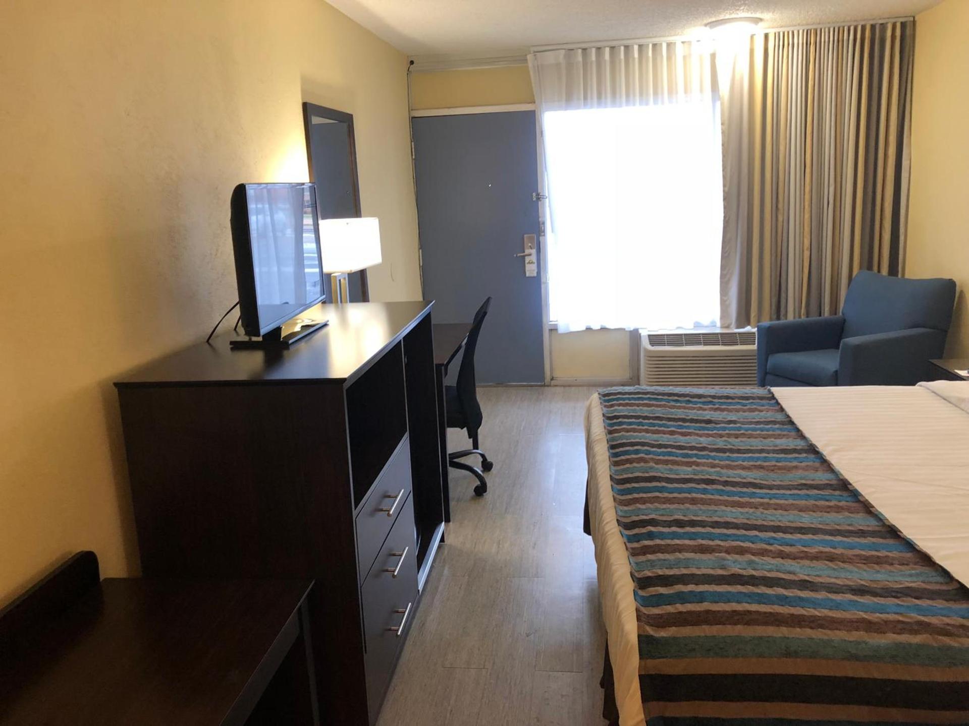 Days Inn by Wyndham Natchez photo 81