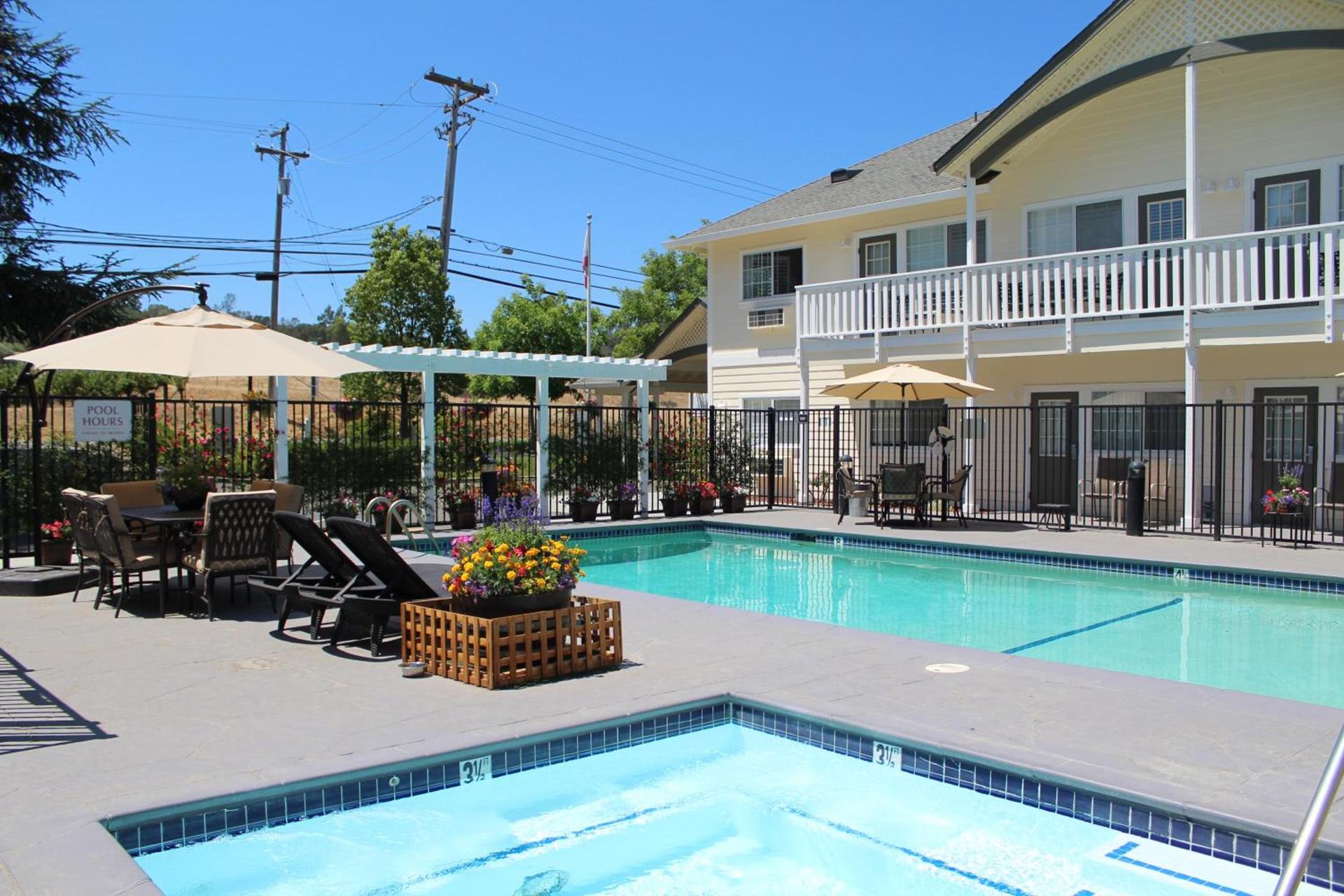 Geyserville Inn photo 2