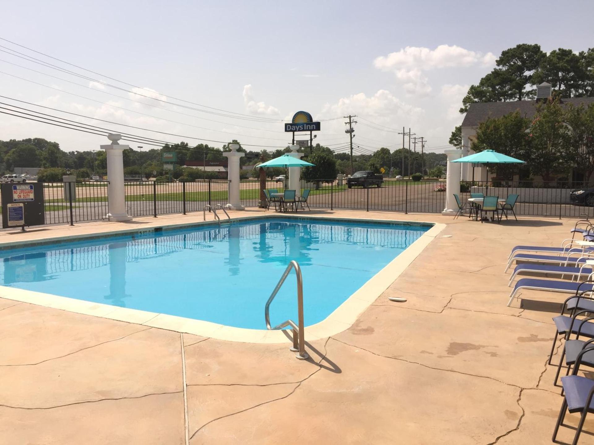 Days Inn by Wyndham Natchez photo 54