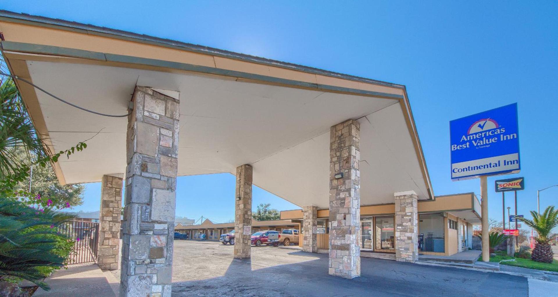 Americas Best Value Inn Uvalde photo 7