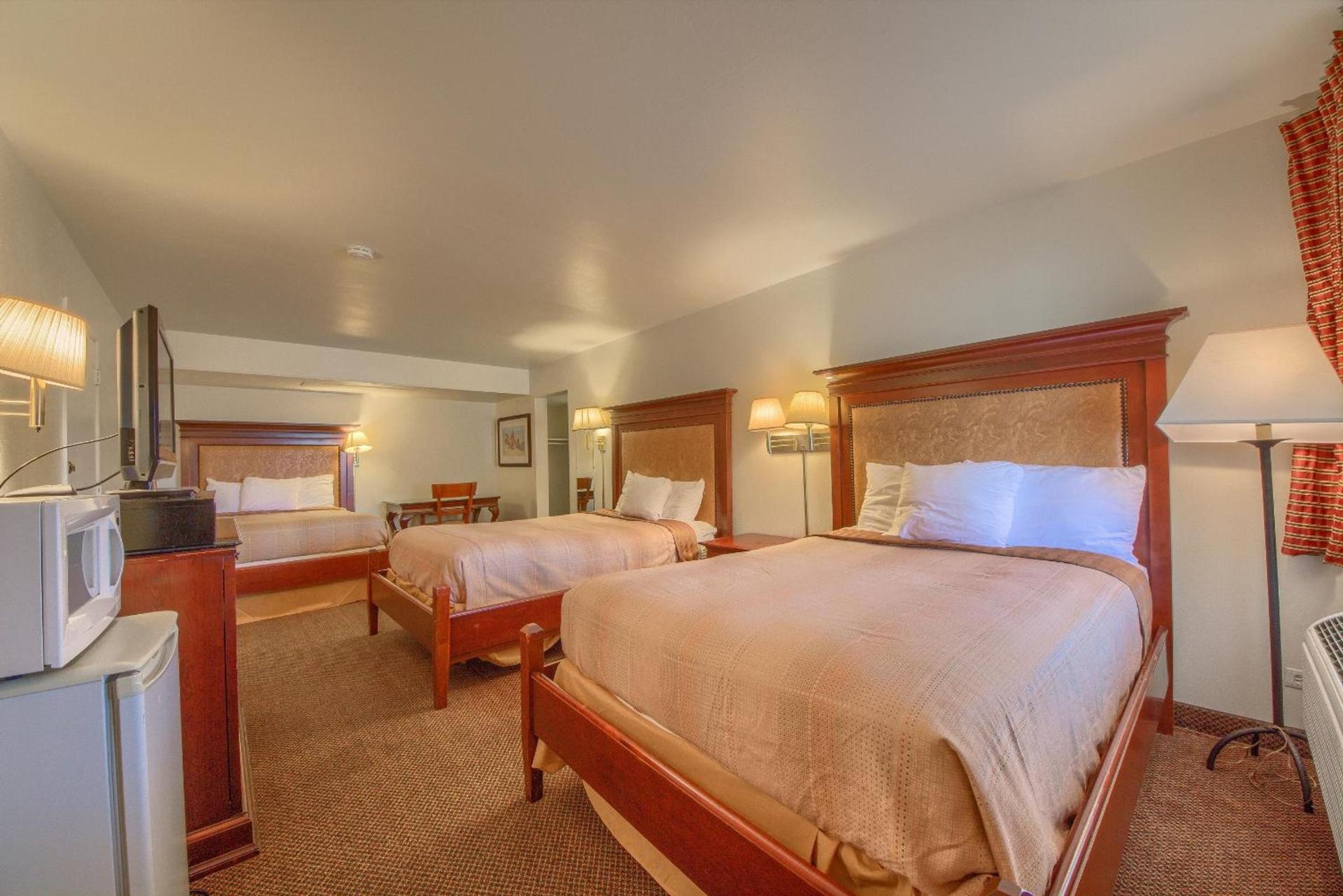 Americas Best Value Inn Uvalde photo 18