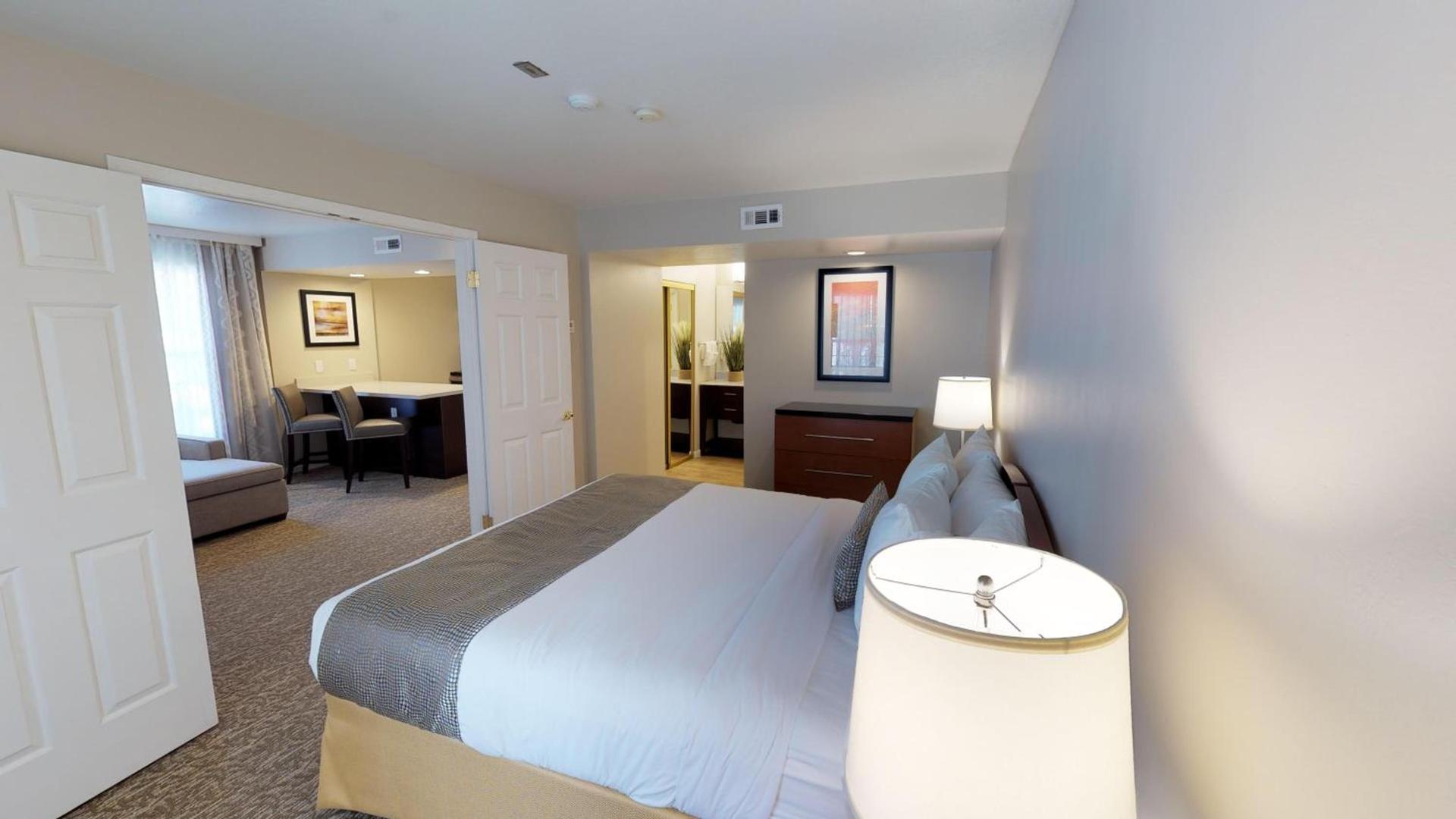 Chase Suite Hotel Newark Fremont photo 10