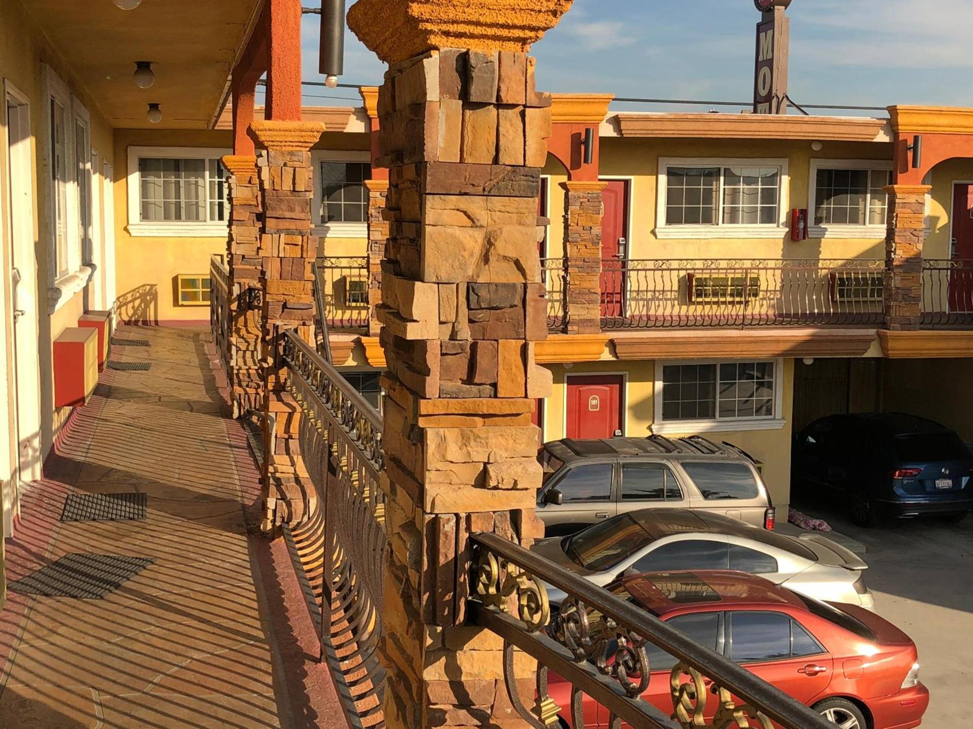Flight Motel photo 15