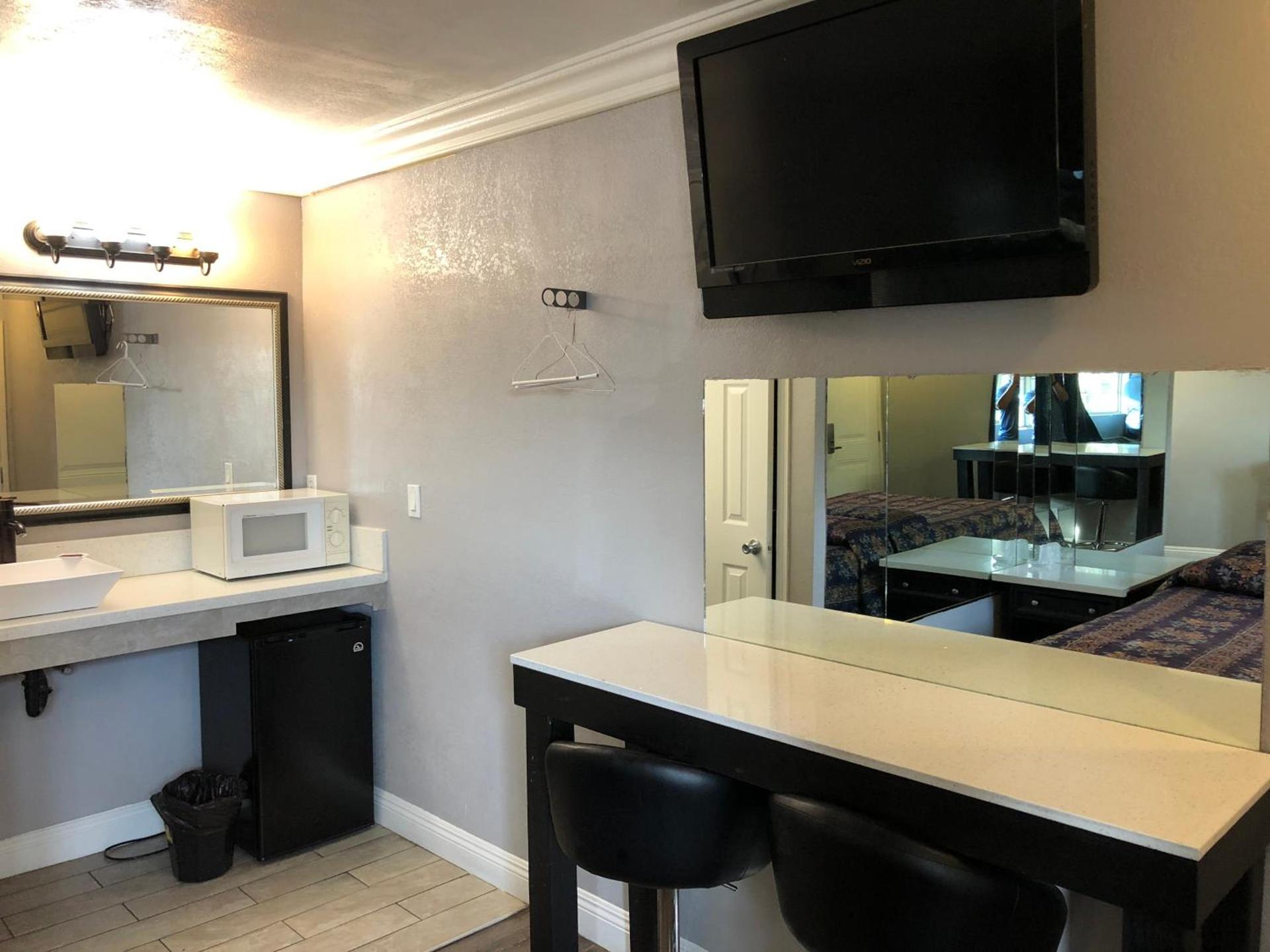 Flight Motel photo 25