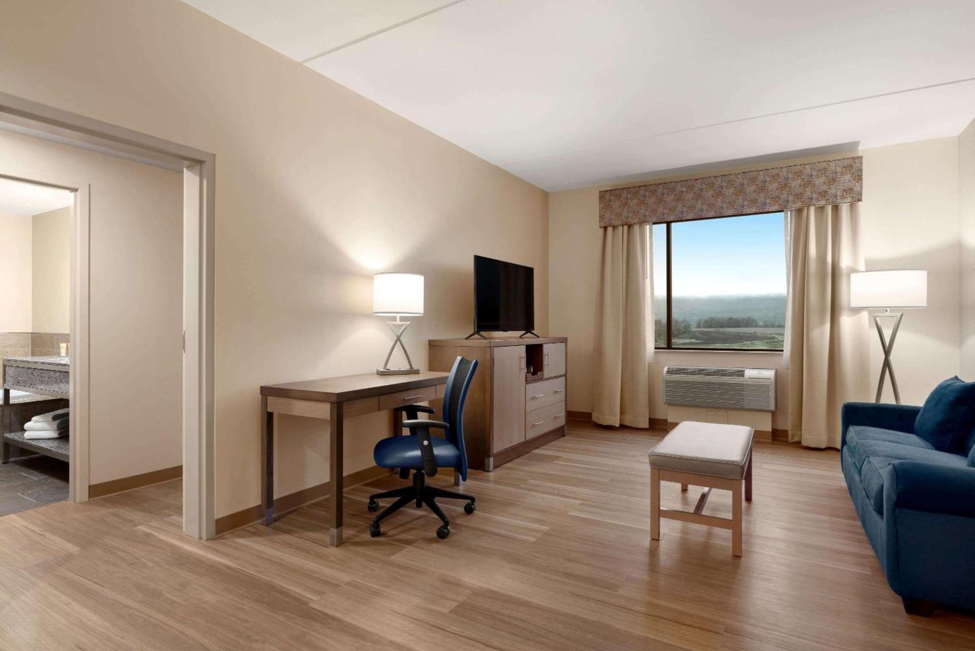 Wyndham Garden State College photo 32