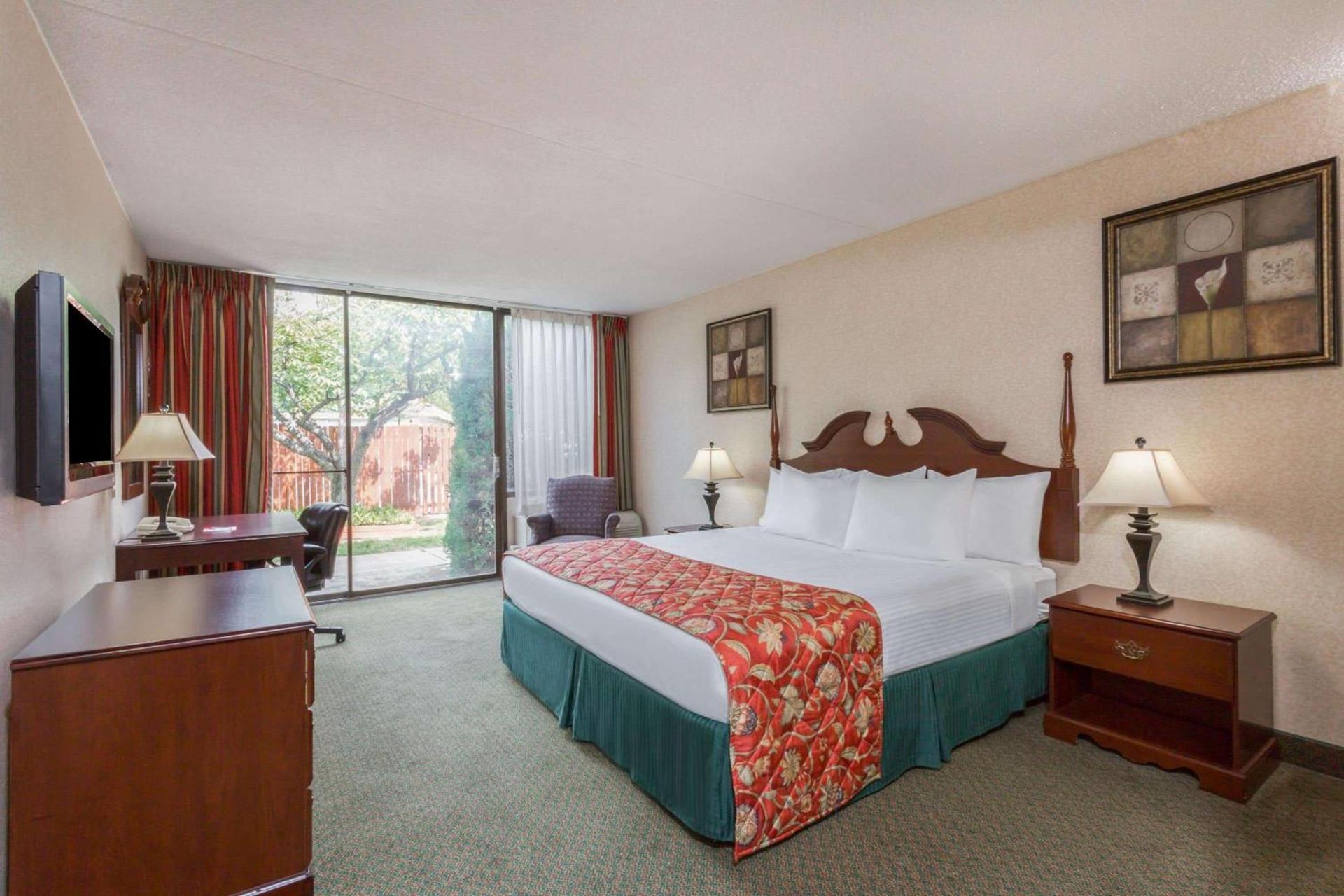 Ramada by Wyndham Triangle/Quantico photo 24