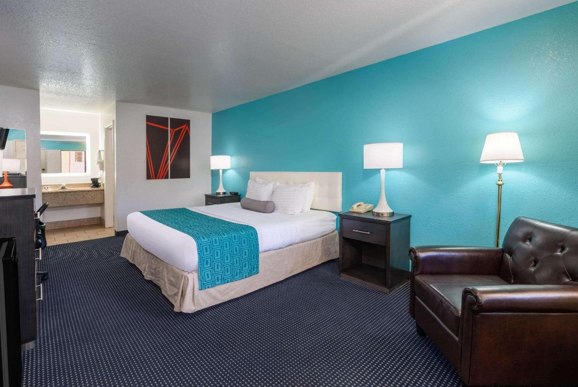 Howard Johnson by Wyndham Holbrook photo 49