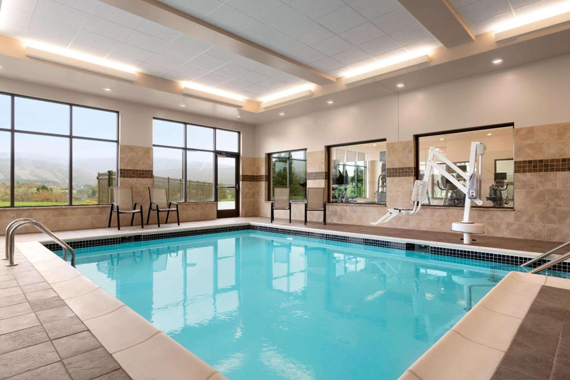 Wyndham Garden State College photo 22