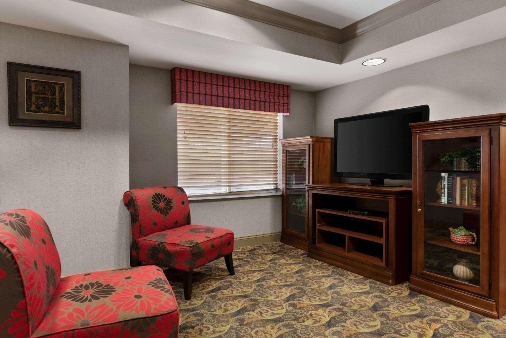 Lancaster Suites photo 26