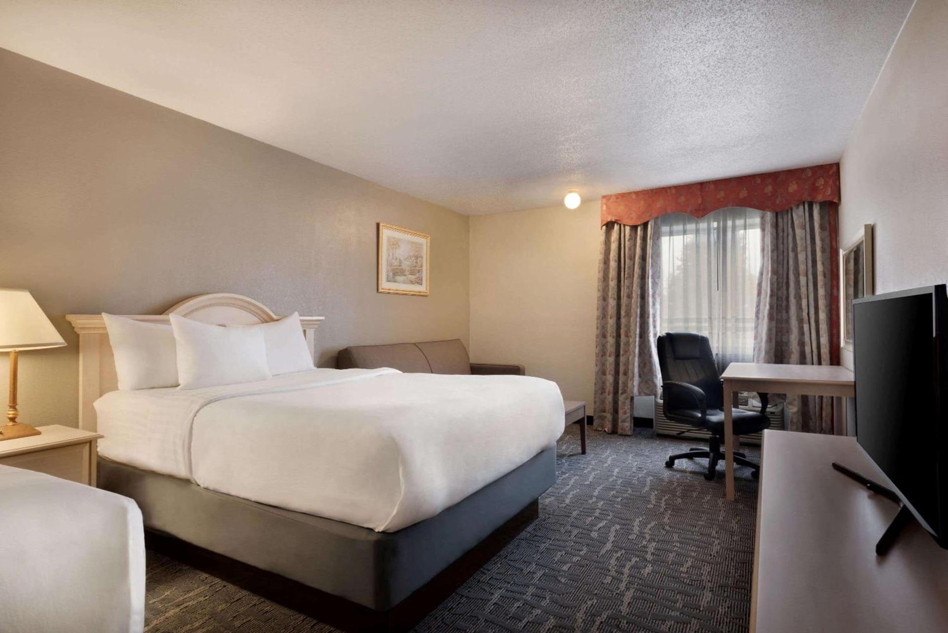 Baymont by Wyndham Des Moines North photo 15