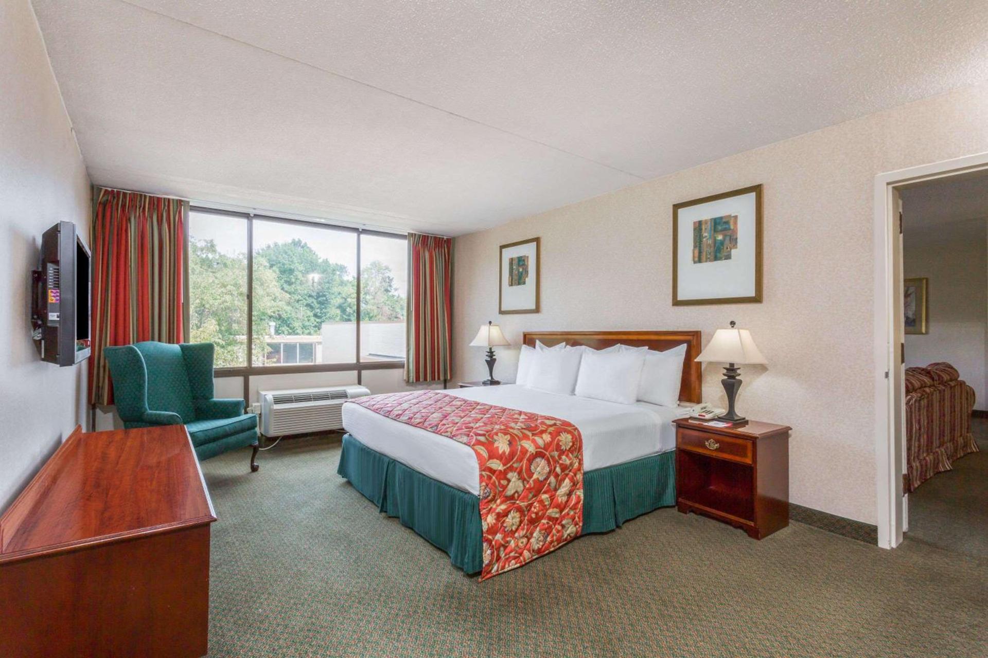 Ramada by Wyndham Triangle/Quantico photo 14
