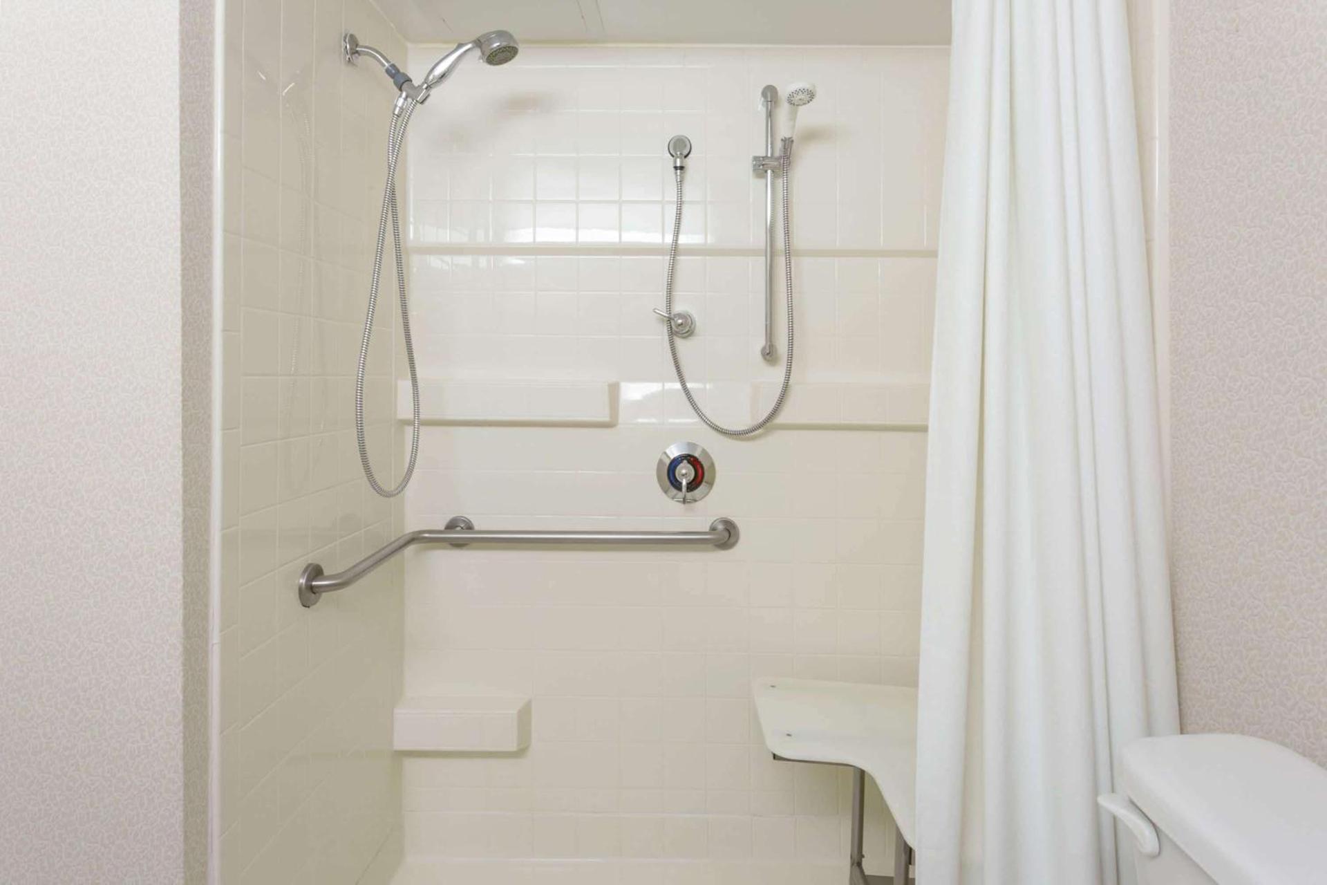 Ramada by Wyndham Triangle/Quantico photo 13