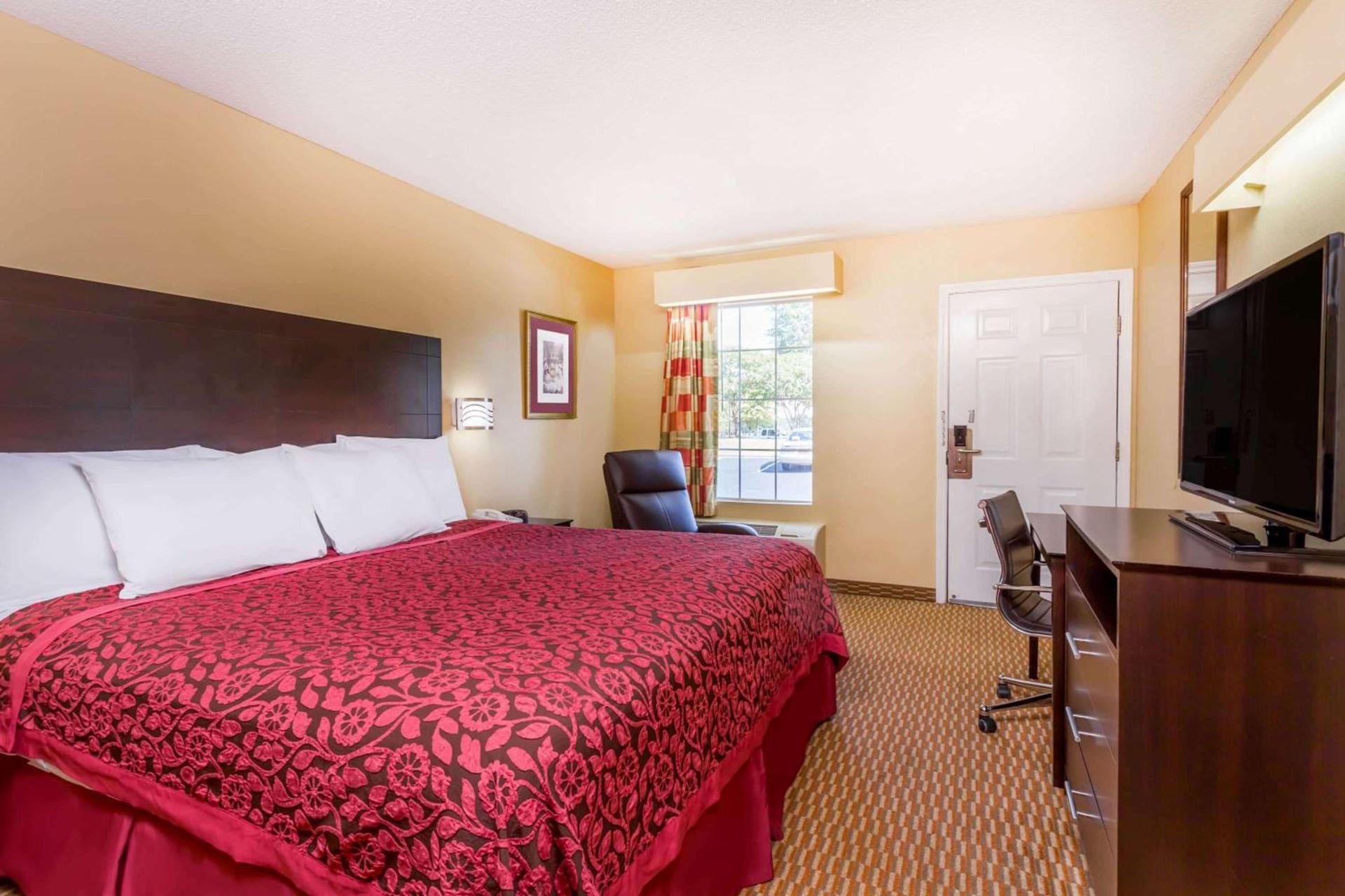 Days Inn by Wyndham Simpsonville photo 11