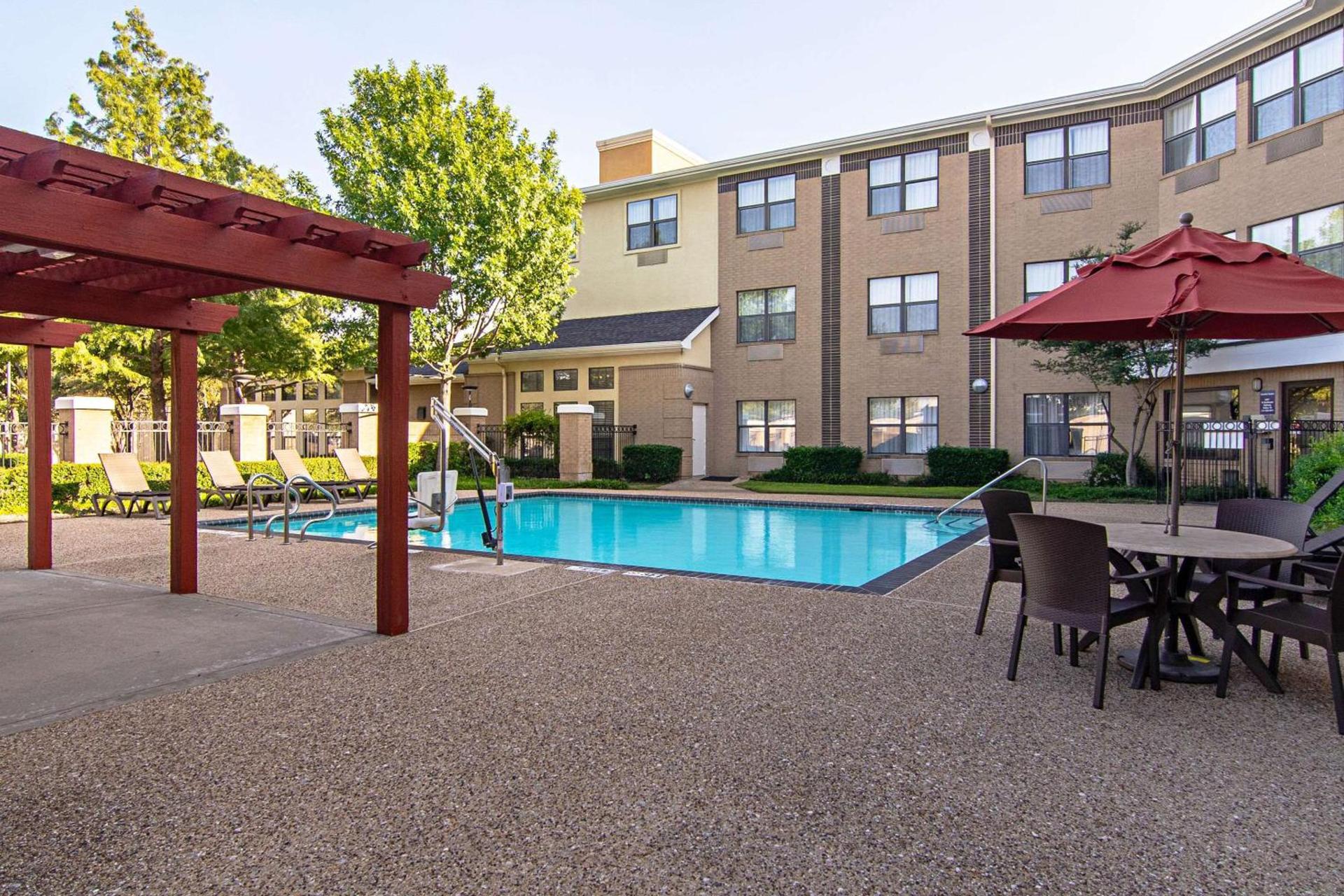 Comfort Suites NW Dallas Near Love Field photo 40