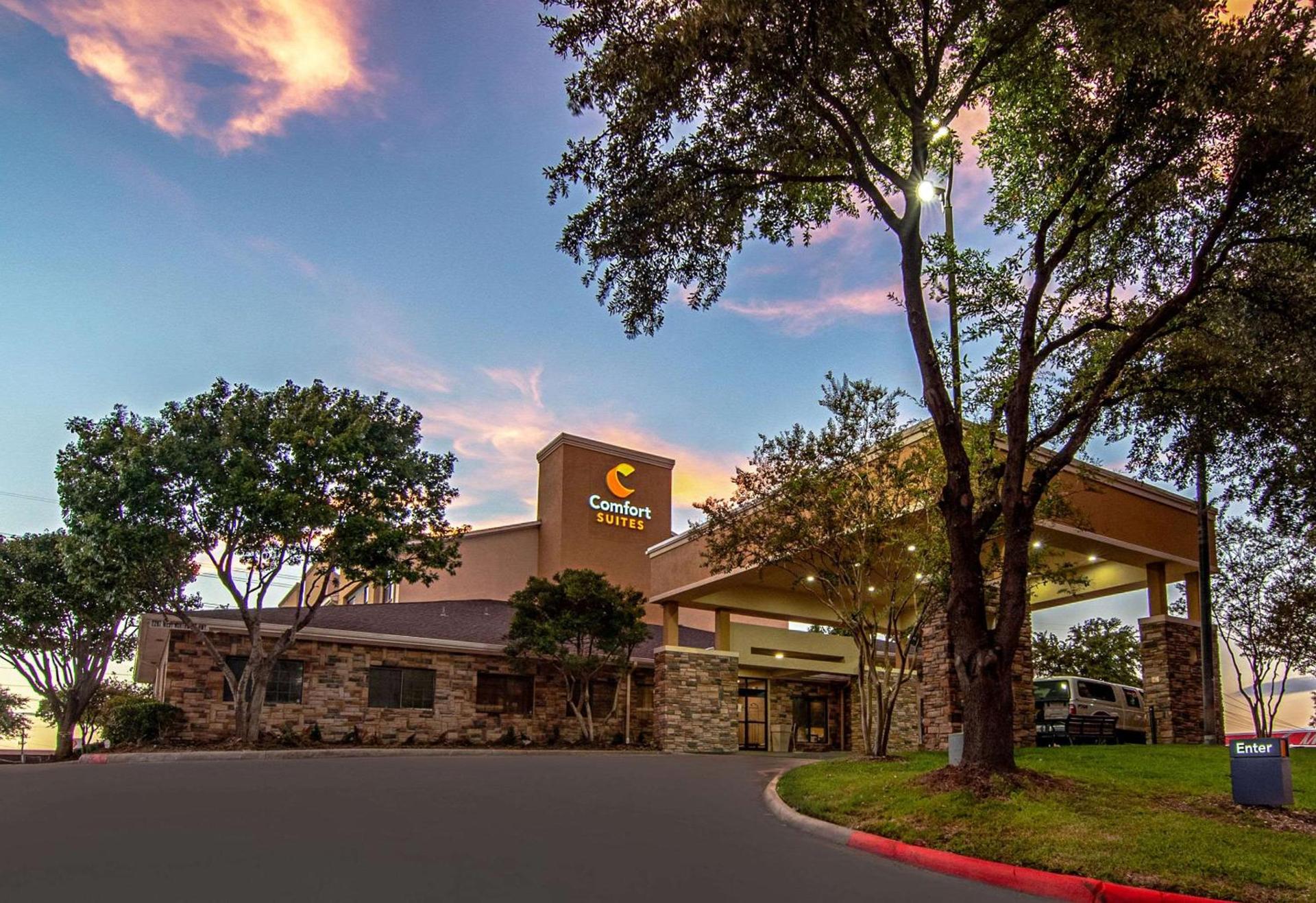 Comfort Suites NW Dallas Near Love Field photo 4