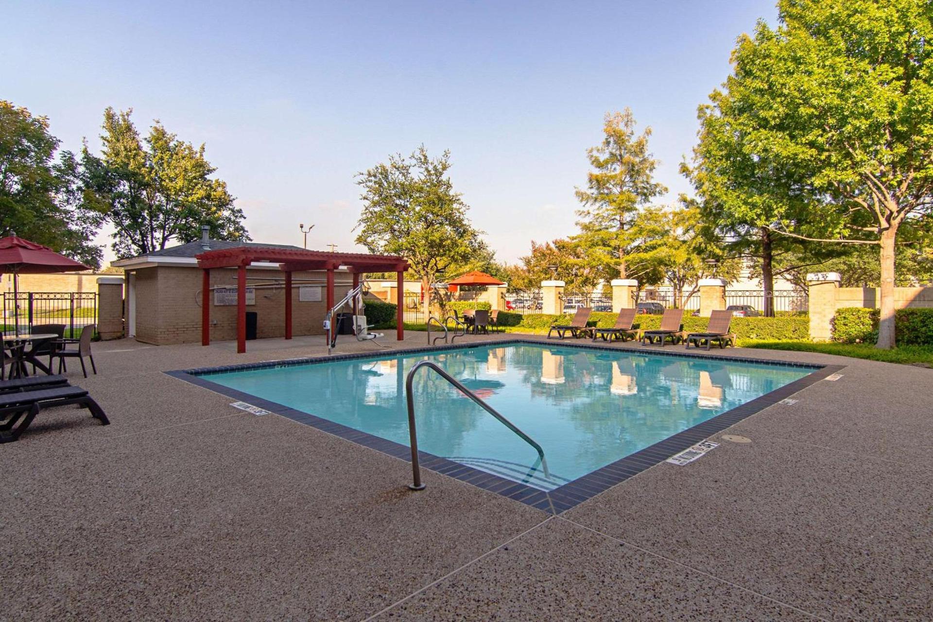 Comfort Suites NW Dallas Near Love Field photo 39