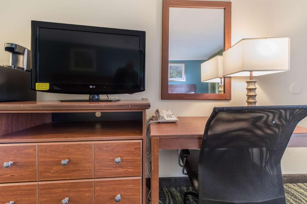 Quality Inn Bellevue photo 17