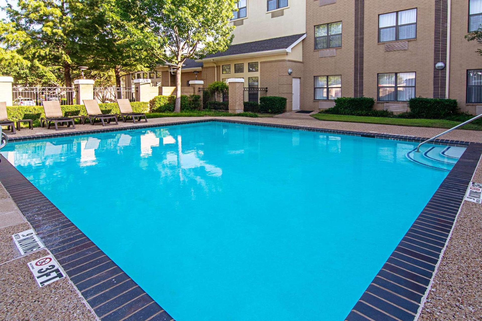 Comfort Suites NW Dallas Near Love Field photo 41